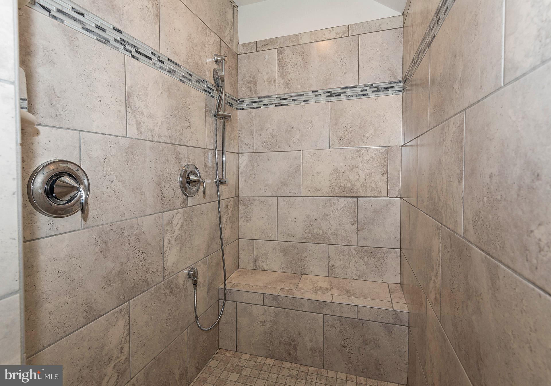 HIGHLAND WOODS - Residential