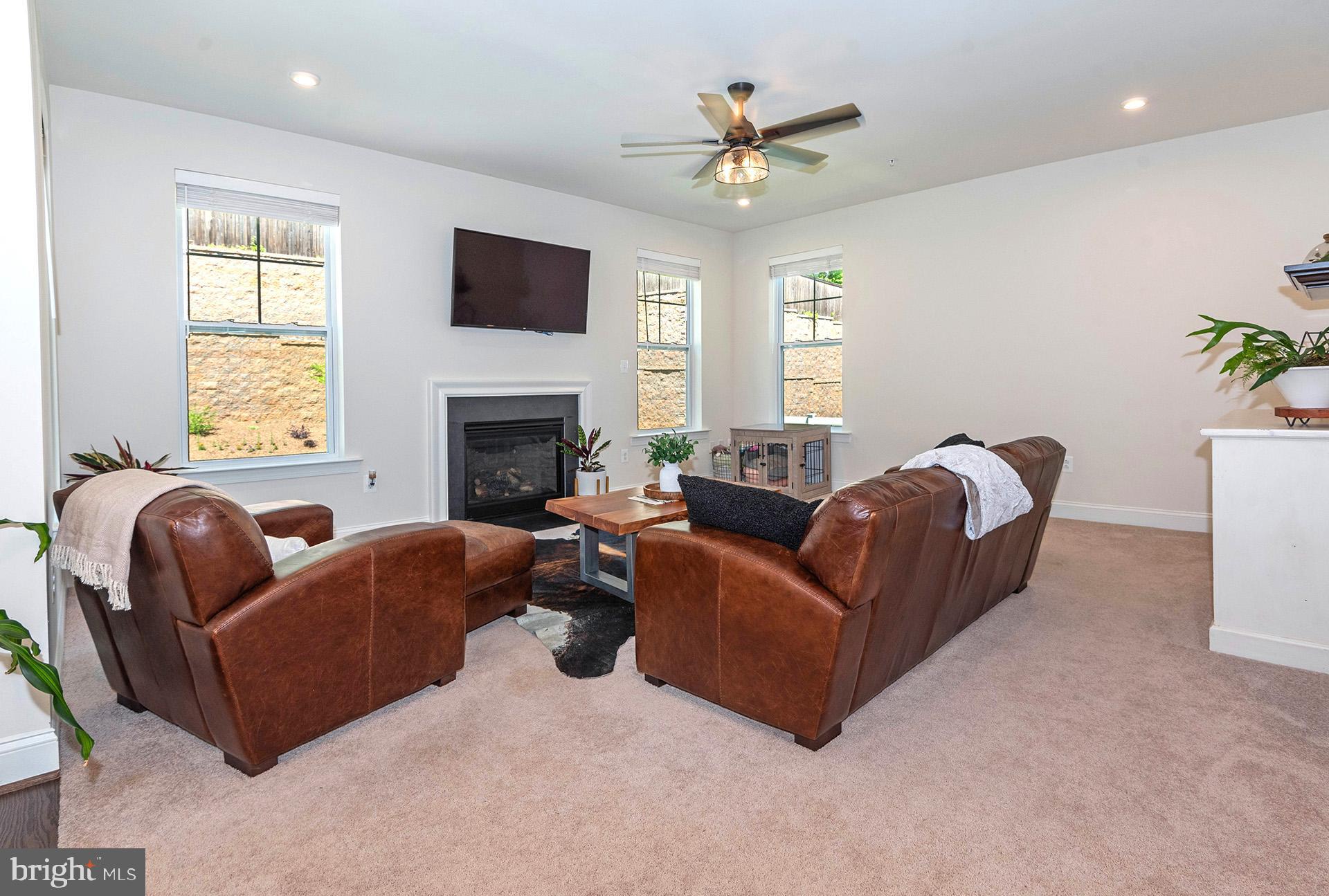 HIGHLAND WOODS - Residential