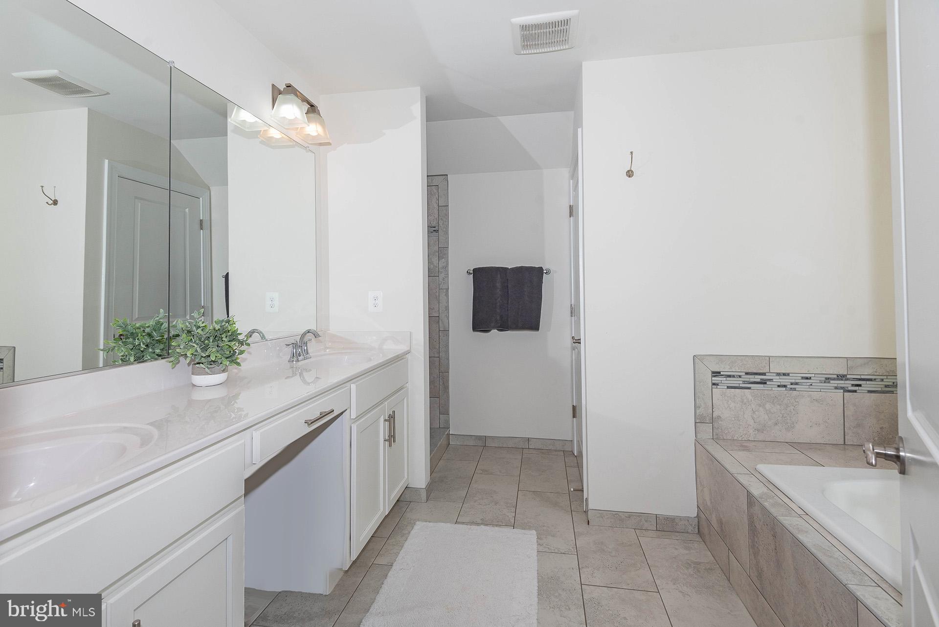 HIGHLAND WOODS - Residential