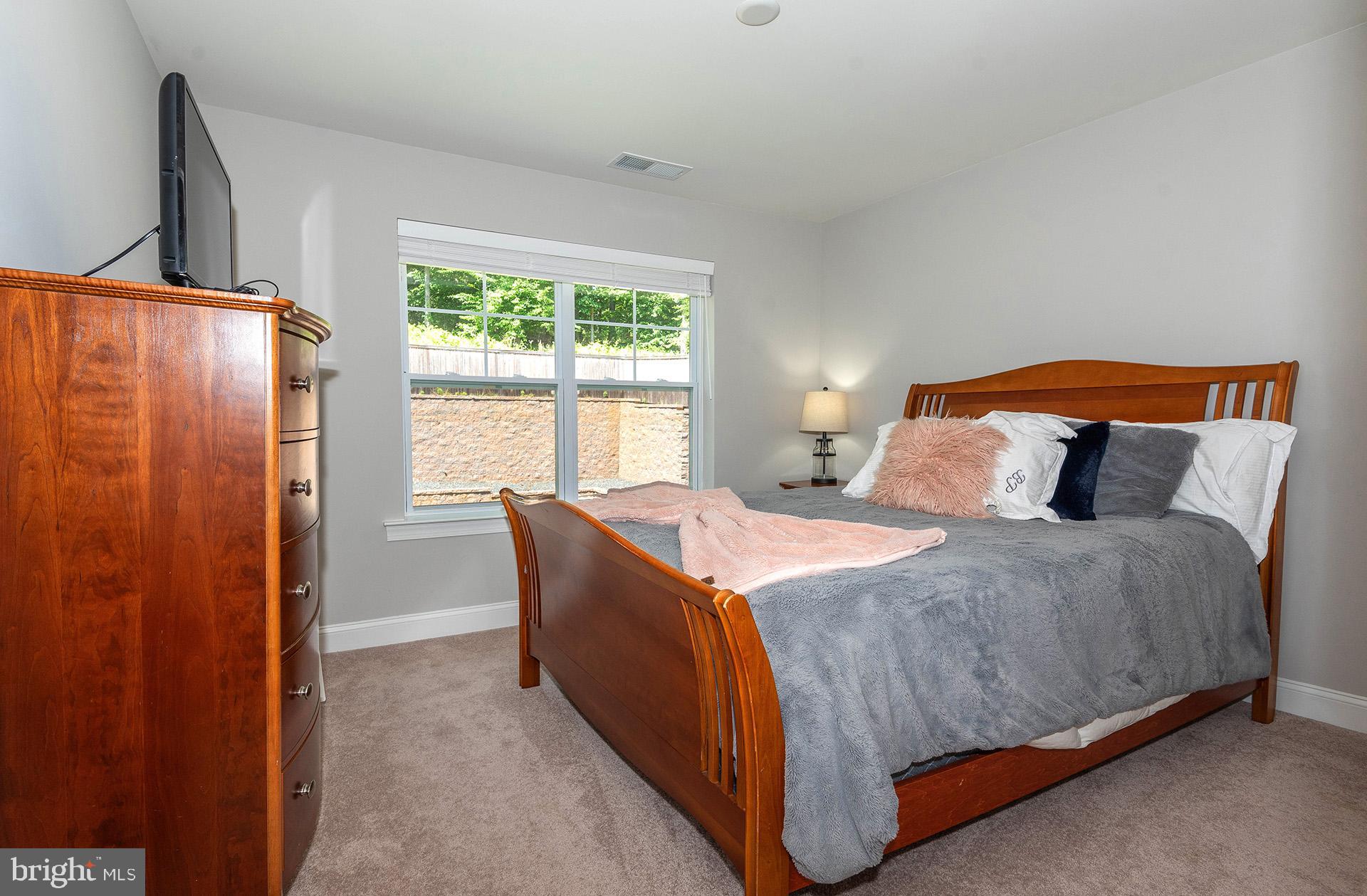 HIGHLAND WOODS - Residential