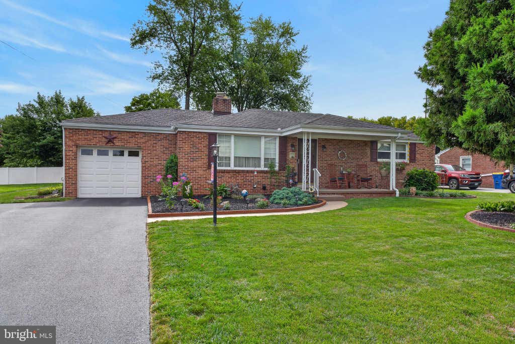 Photo of 2274 Maple Road, YORK, PA 17408 (MLS # PAYK2110390)