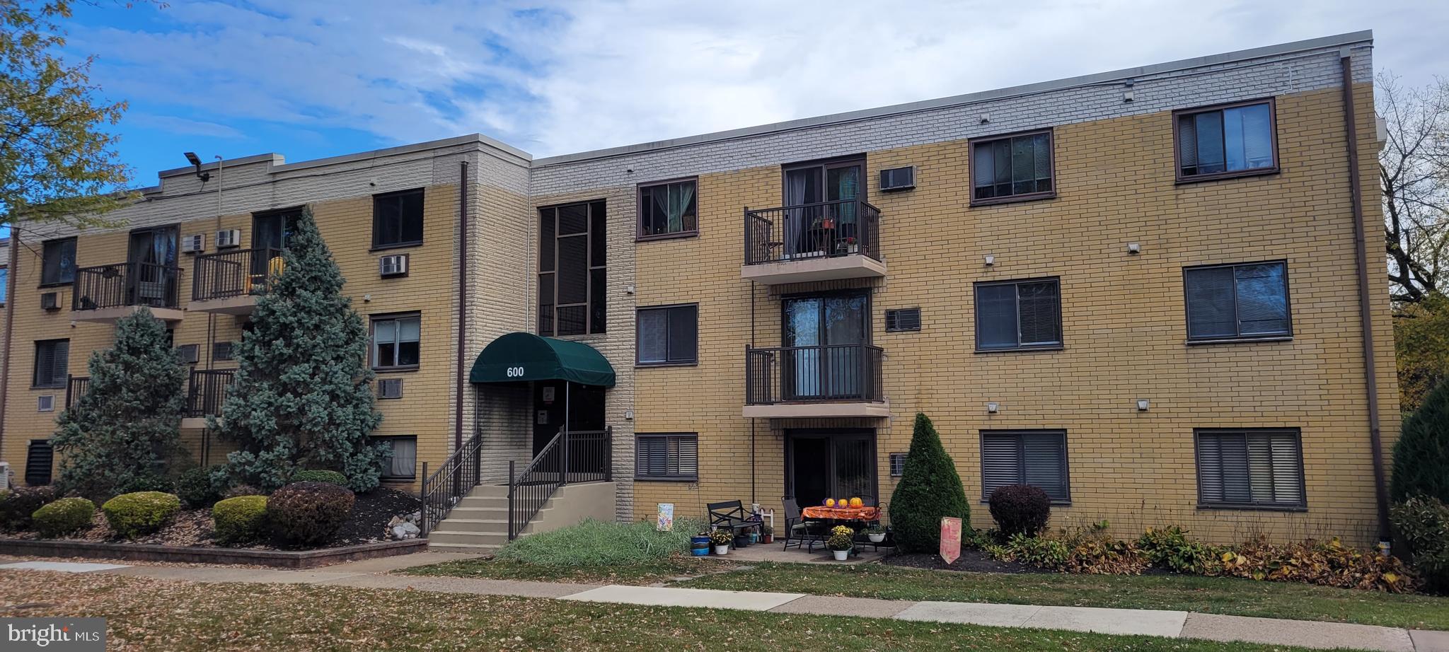 MEADOW WOOD - Residential