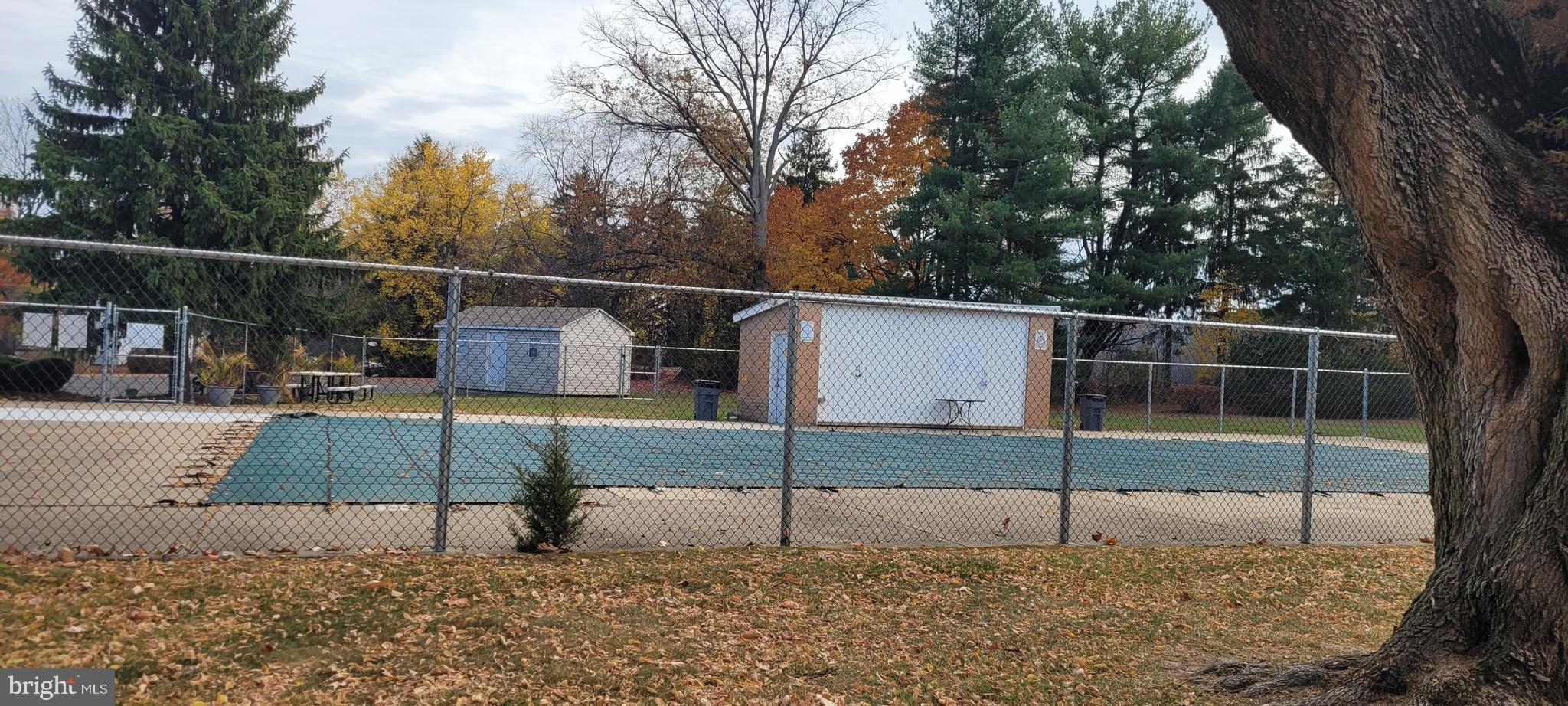 MEADOW WOOD - Residential