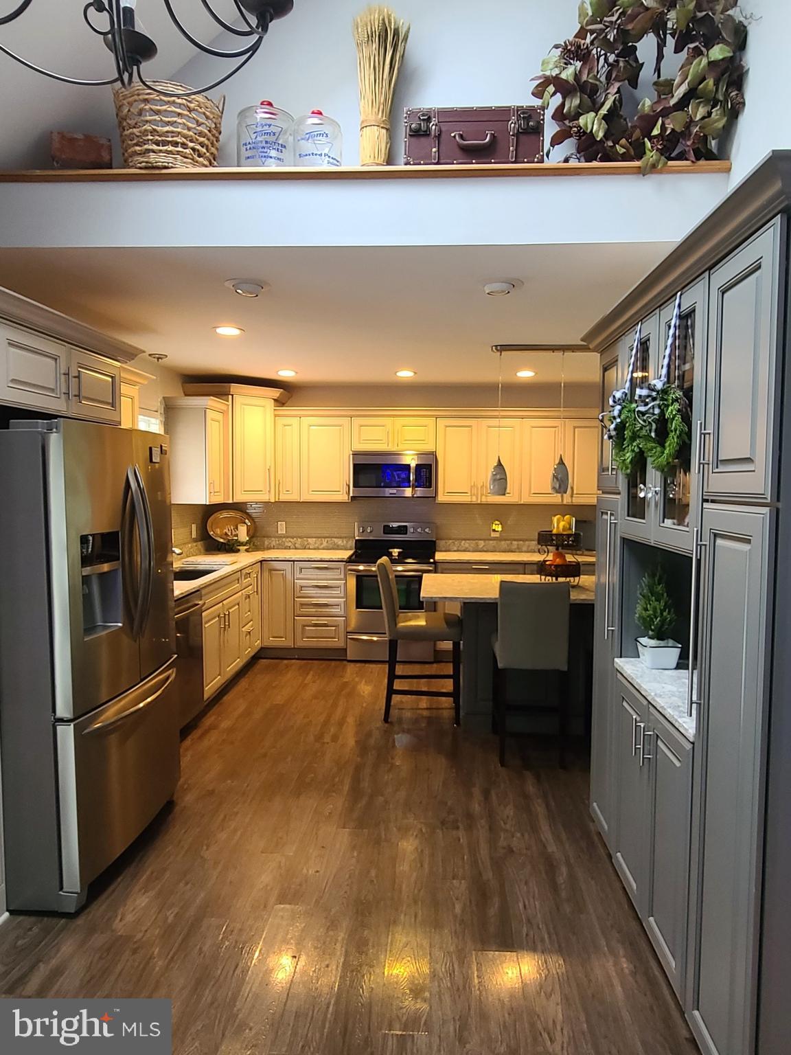 MEADOWLARK ACRES - Residential