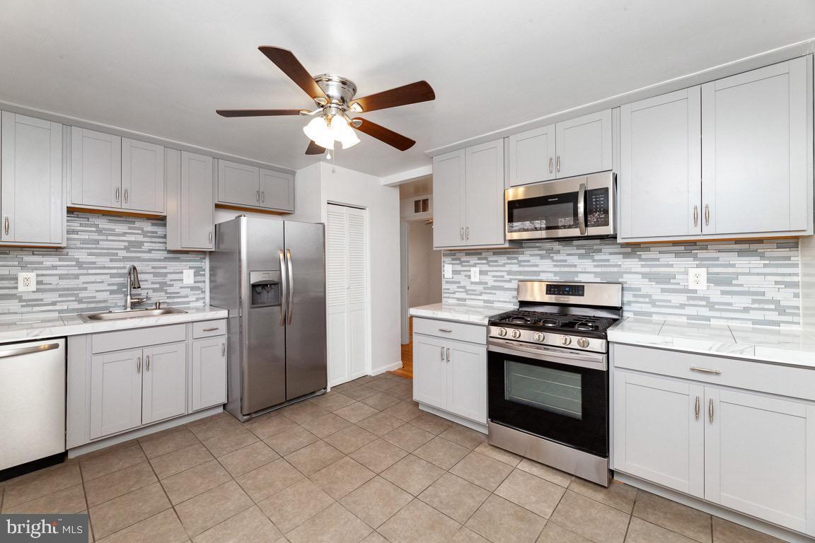 PHELPS 2ND ADDN TO FORESTVILLE - Residential Lease