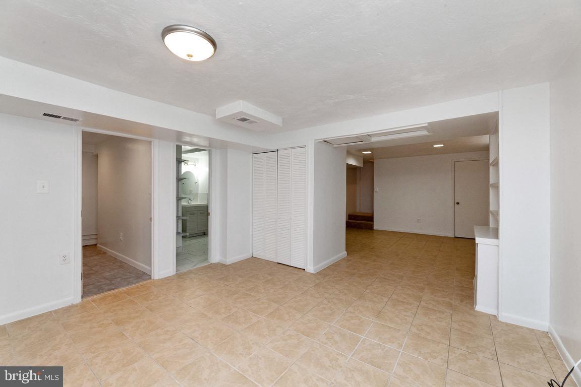 PHELPS 2ND ADDN TO FORESTVILLE - Residential Lease