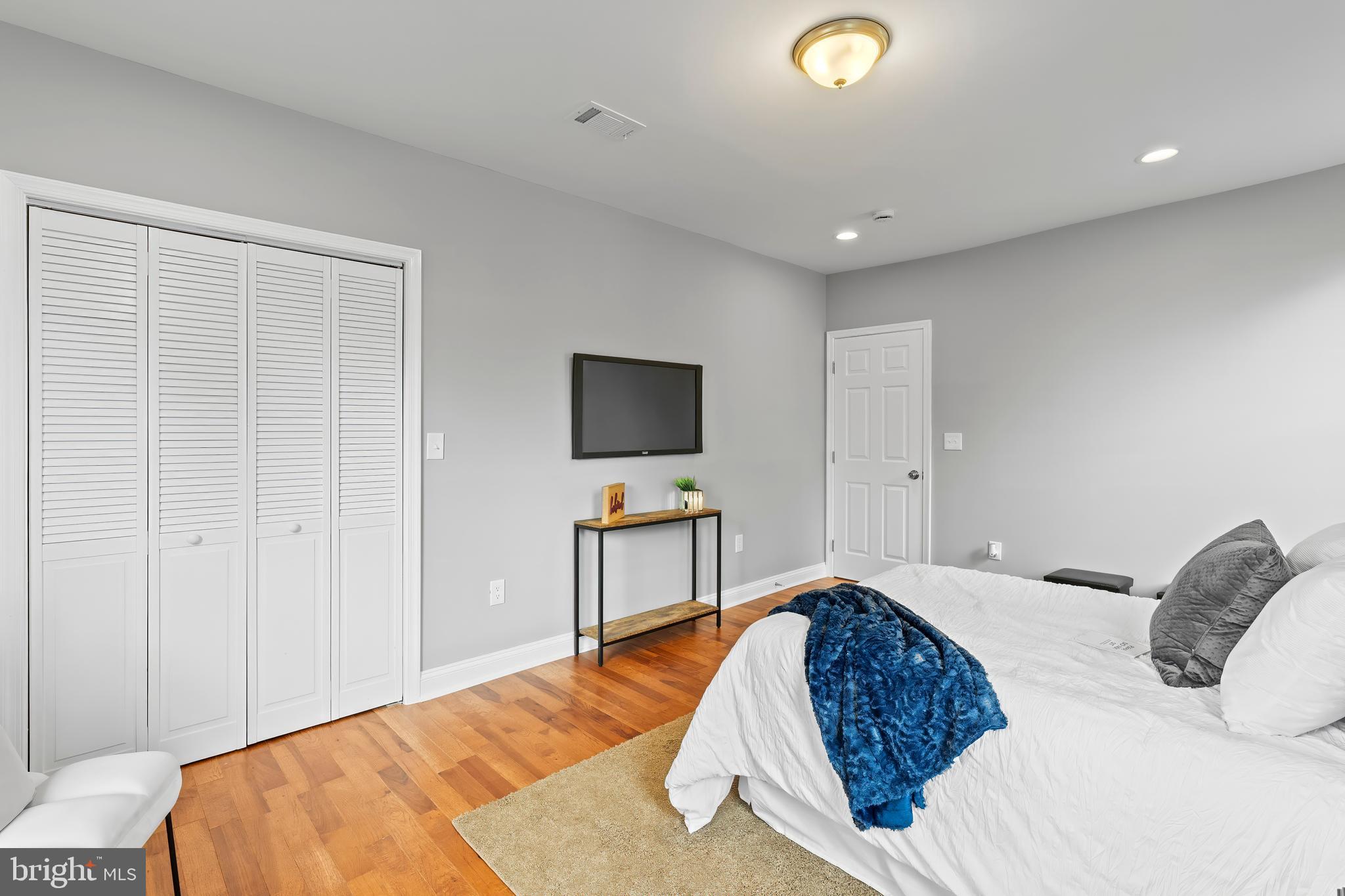 HOWARD PARK - Residential