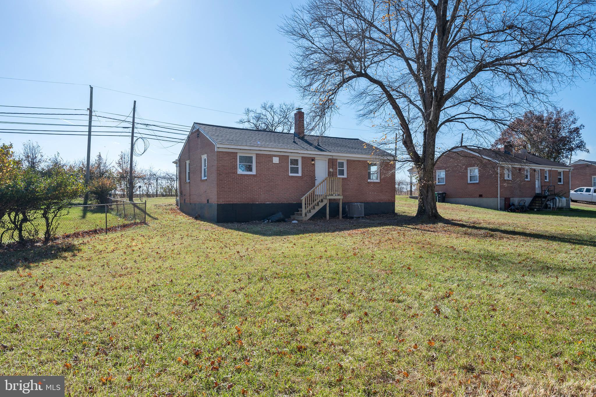 HARRY ROSS PROPERTY - Residential