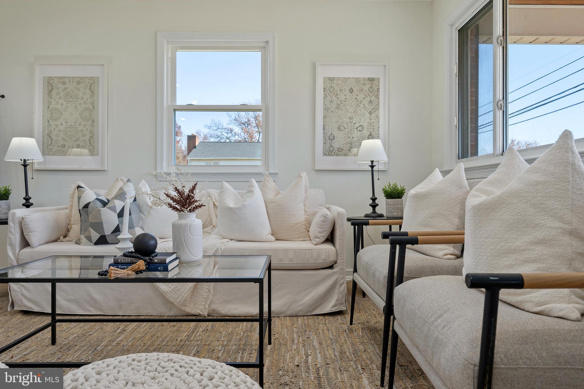 HARRY ROSS PROPERTY - Residential