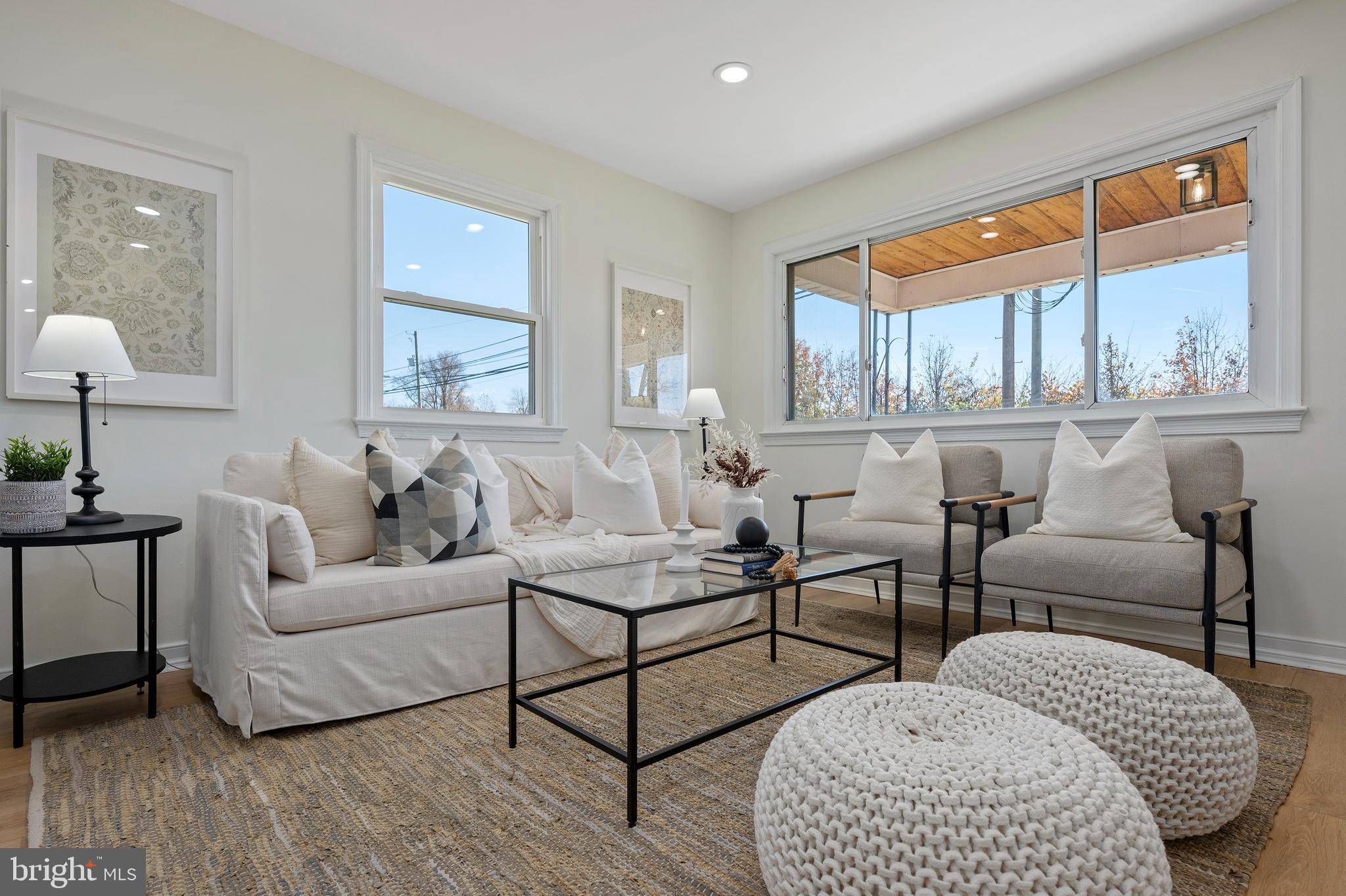 HARRY ROSS PROPERTY - Residential