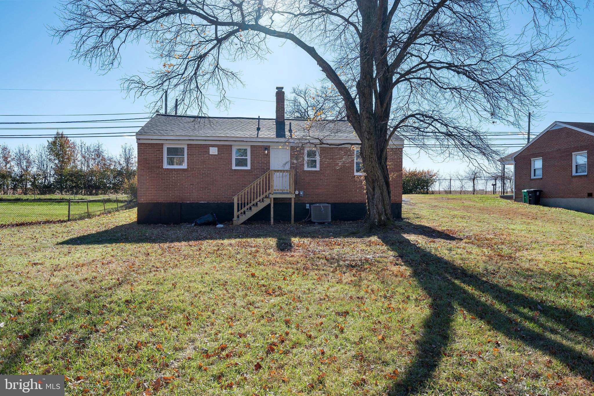 HARRY ROSS PROPERTY - Residential