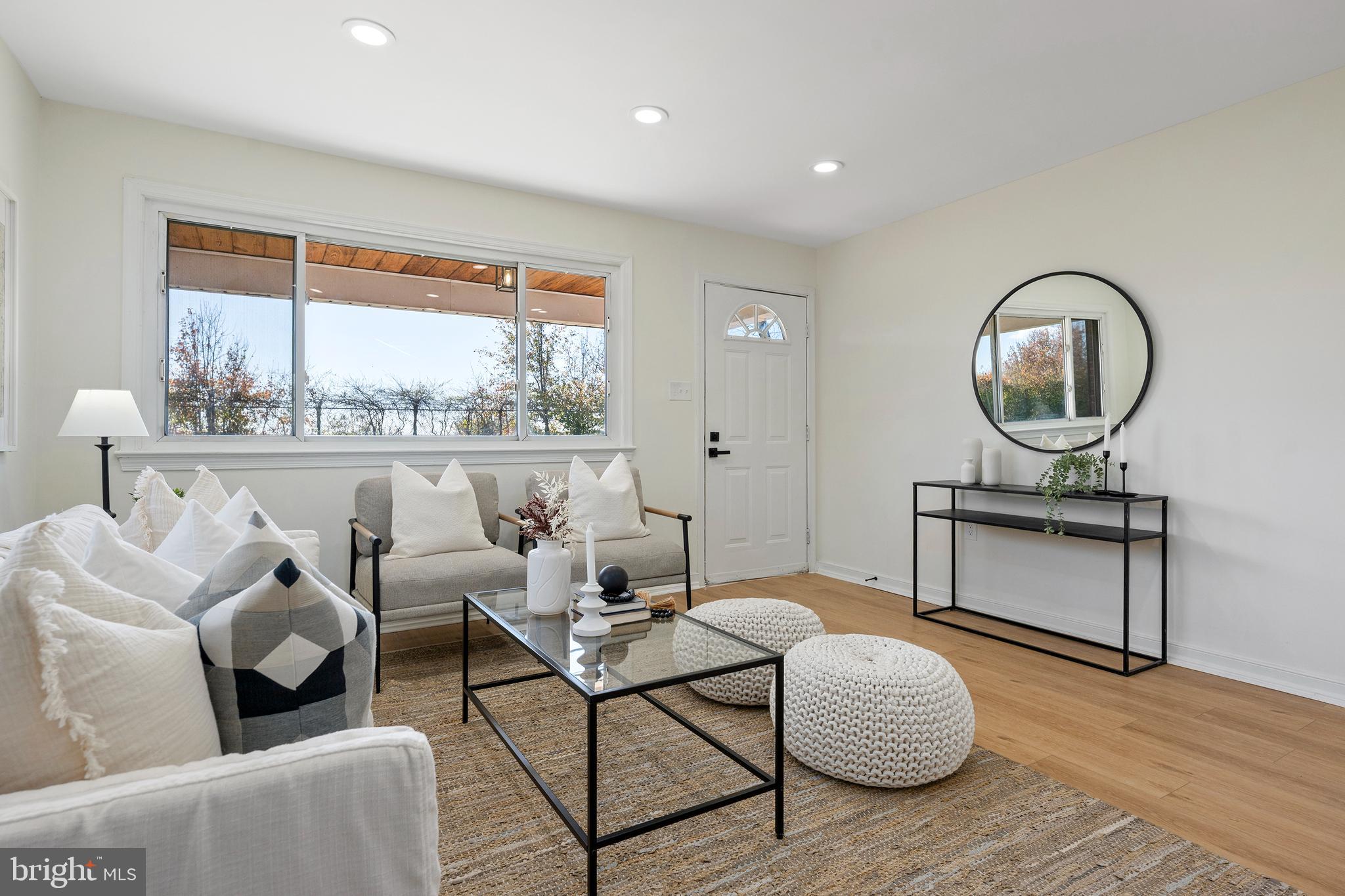 HARRY ROSS PROPERTY - Residential