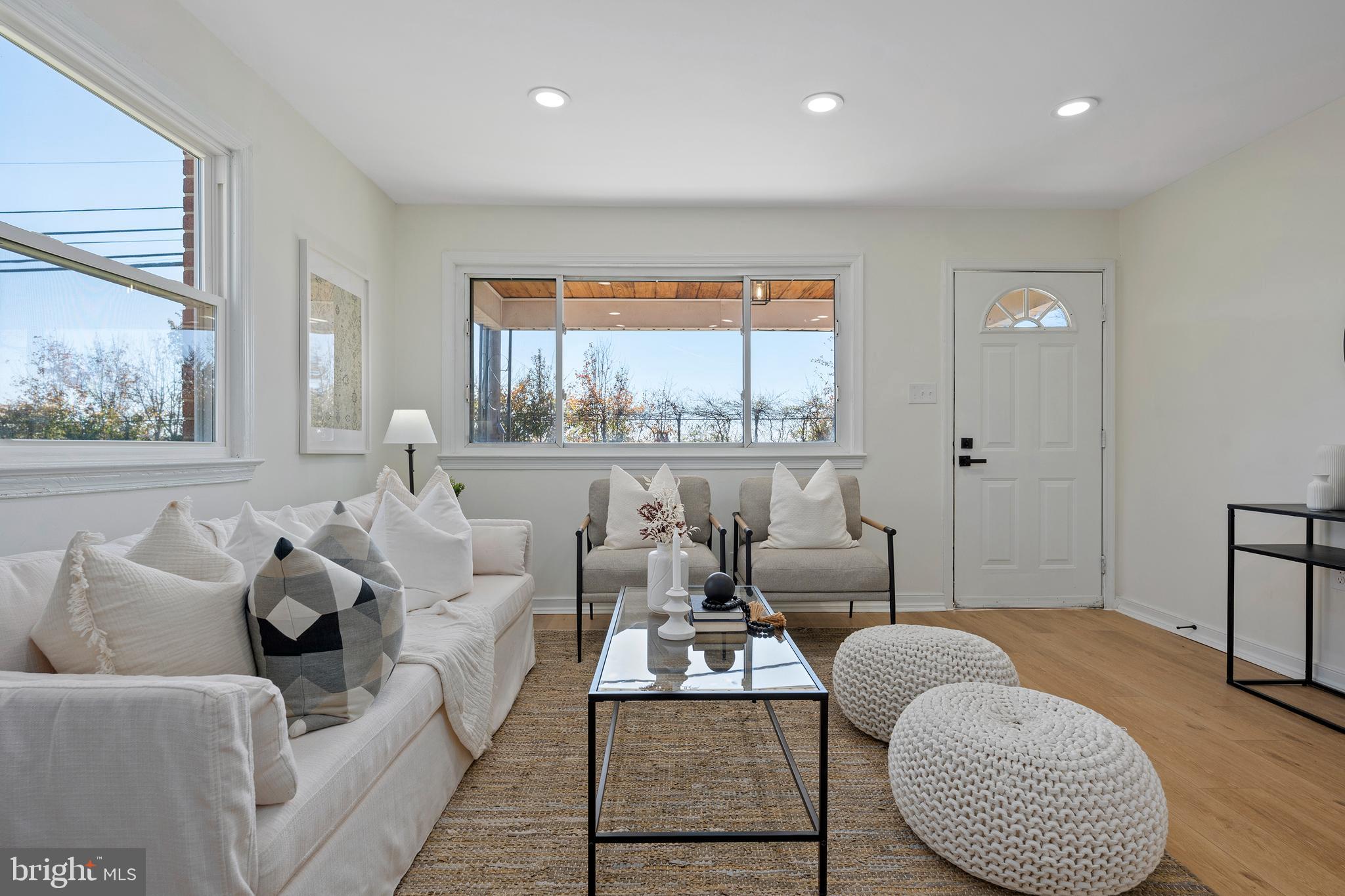 HARRY ROSS PROPERTY - Residential