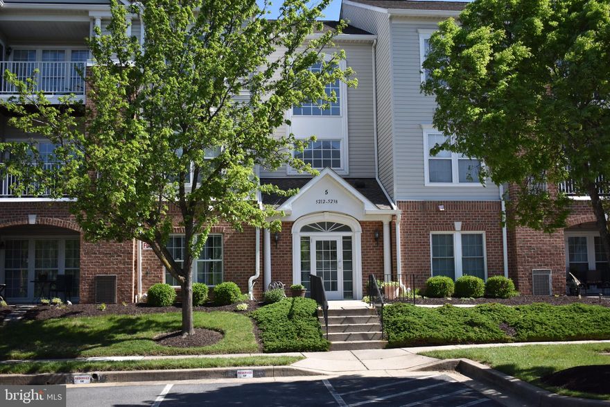 Don't miss this beautiful, original owner, 3rd floor unit. Well-kept and ready to move in. 2 bed and 2 full baths with spacious loft that could be used as guest bedroom, office, playroom and so much more. Newly upgraded granite countertops, HVAC and wood floors. Plenty of closet storage and cathedral ceilings in main area and primary bedroom. This is a must see! Just minutes to The Avenue at White Marsh!