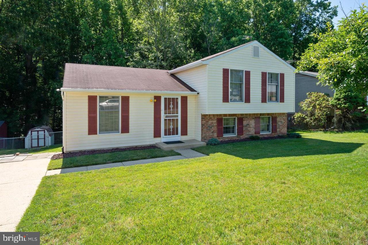 Great opportunity to buy below market value. House needs some TLC but opportunities are endless. Seller is an investor and has never occupied the property. Information in the listing might not be accurate. Please do your own due dilligence before submitting an offer. If GR exists, seller will not redeem. Buyer pays ALL transfer and record. Seller prefers New World Title company.