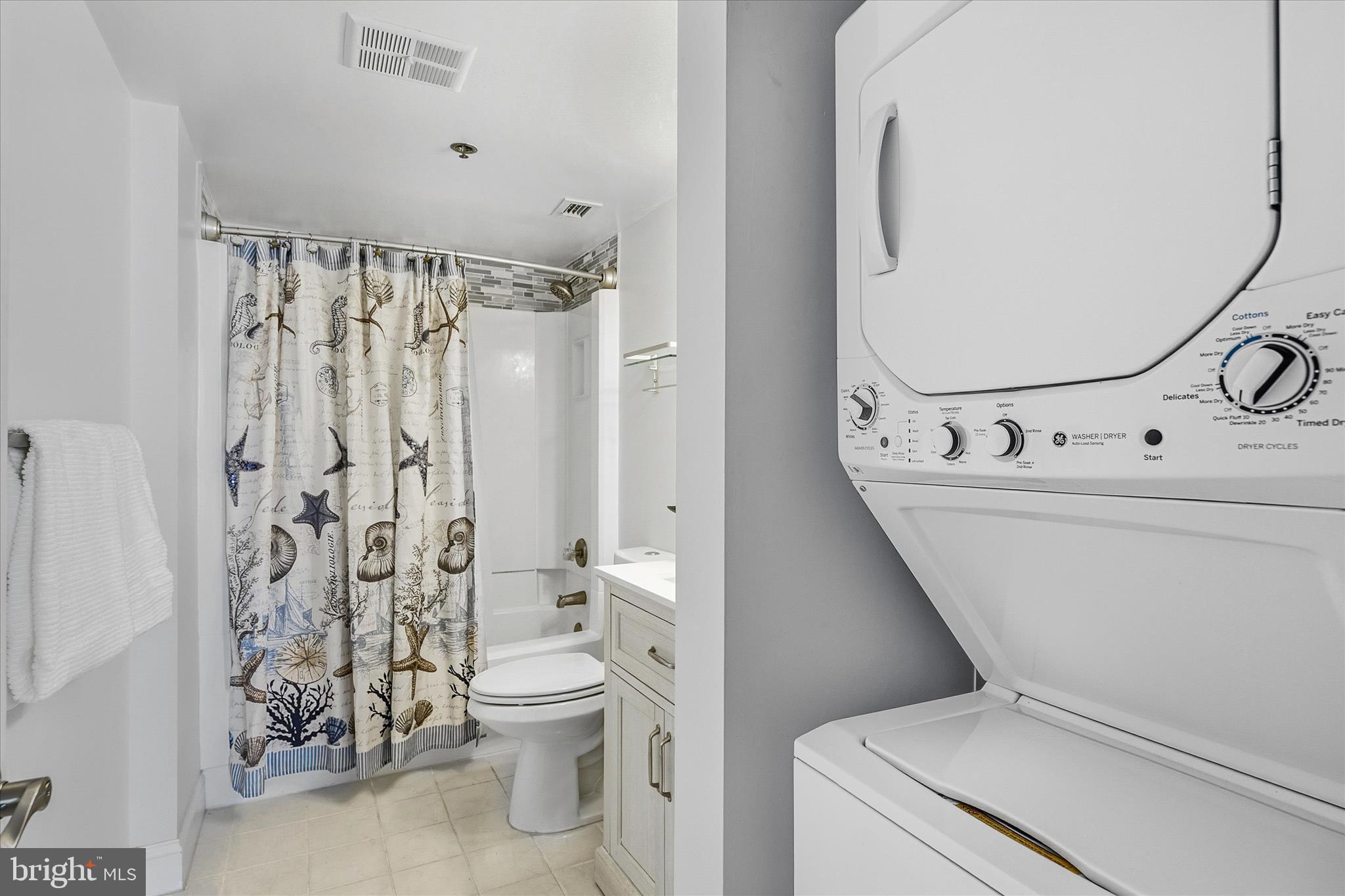 SEA COLONY EAST - Residential