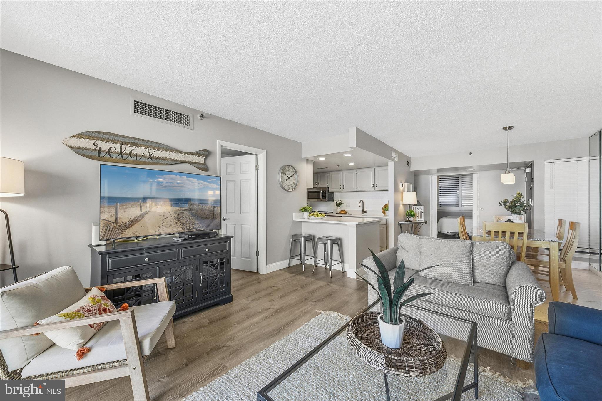 SEA COLONY EAST - Residential