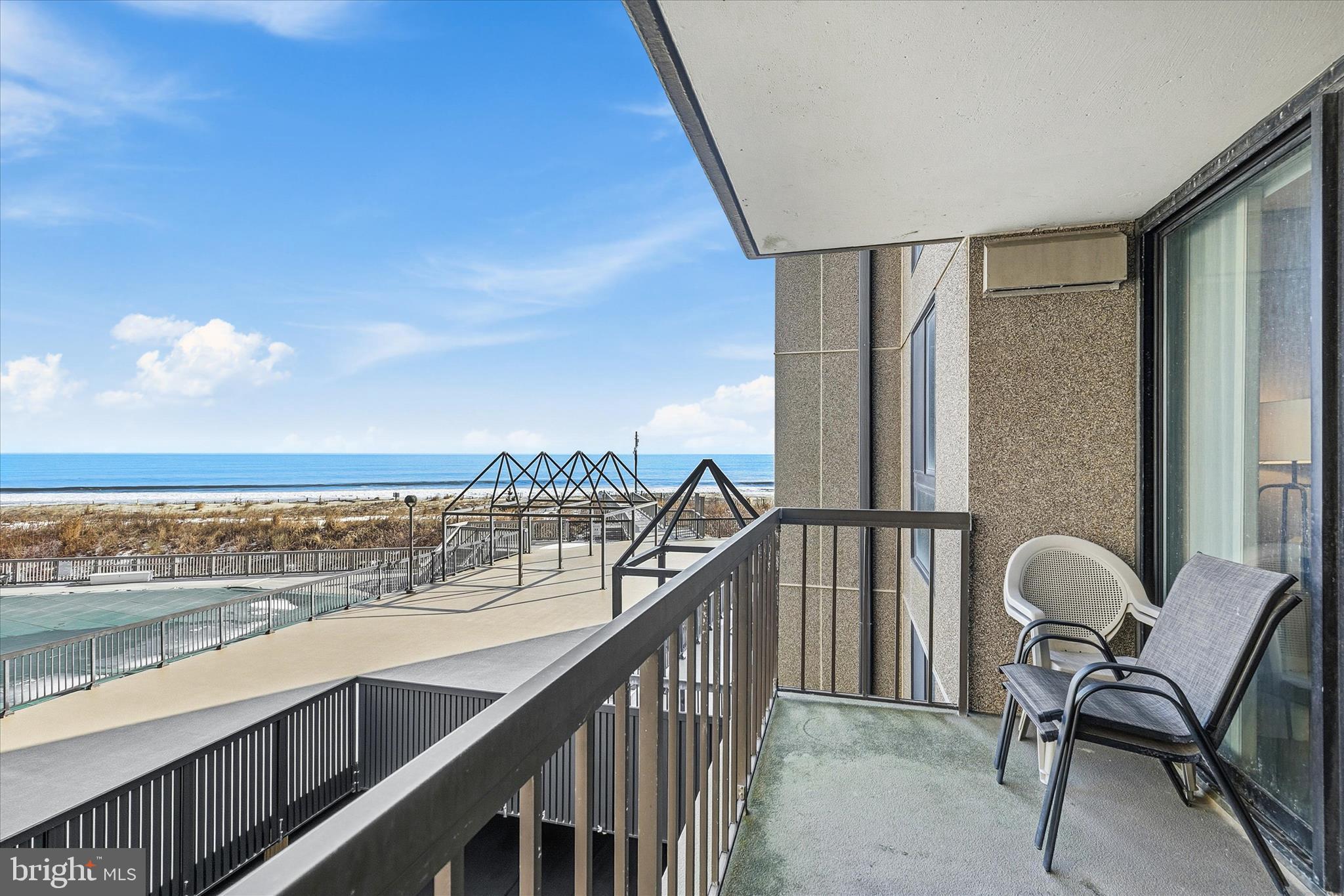 SEA COLONY EAST - Residential