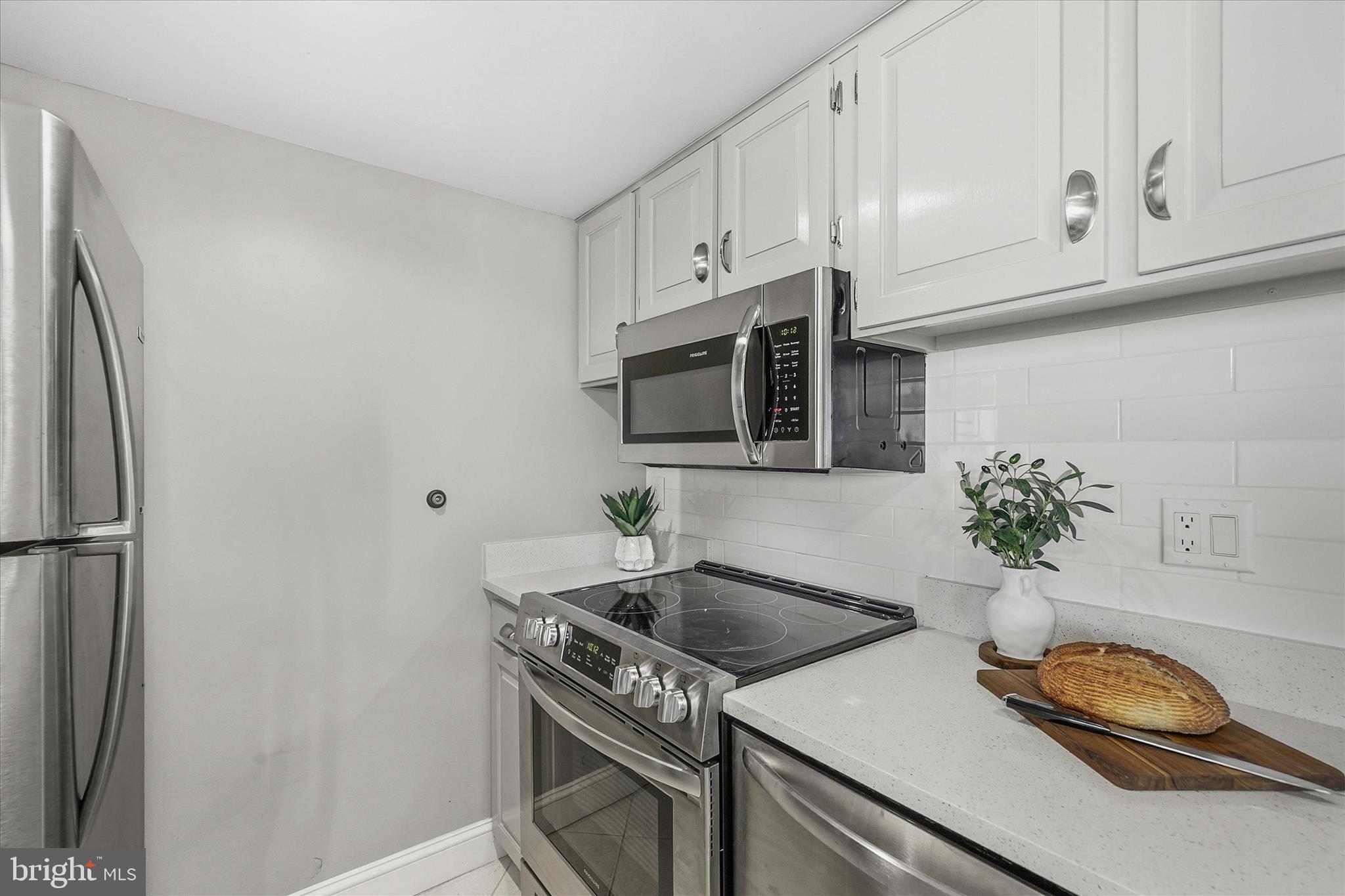 SEA COLONY EAST - Residential