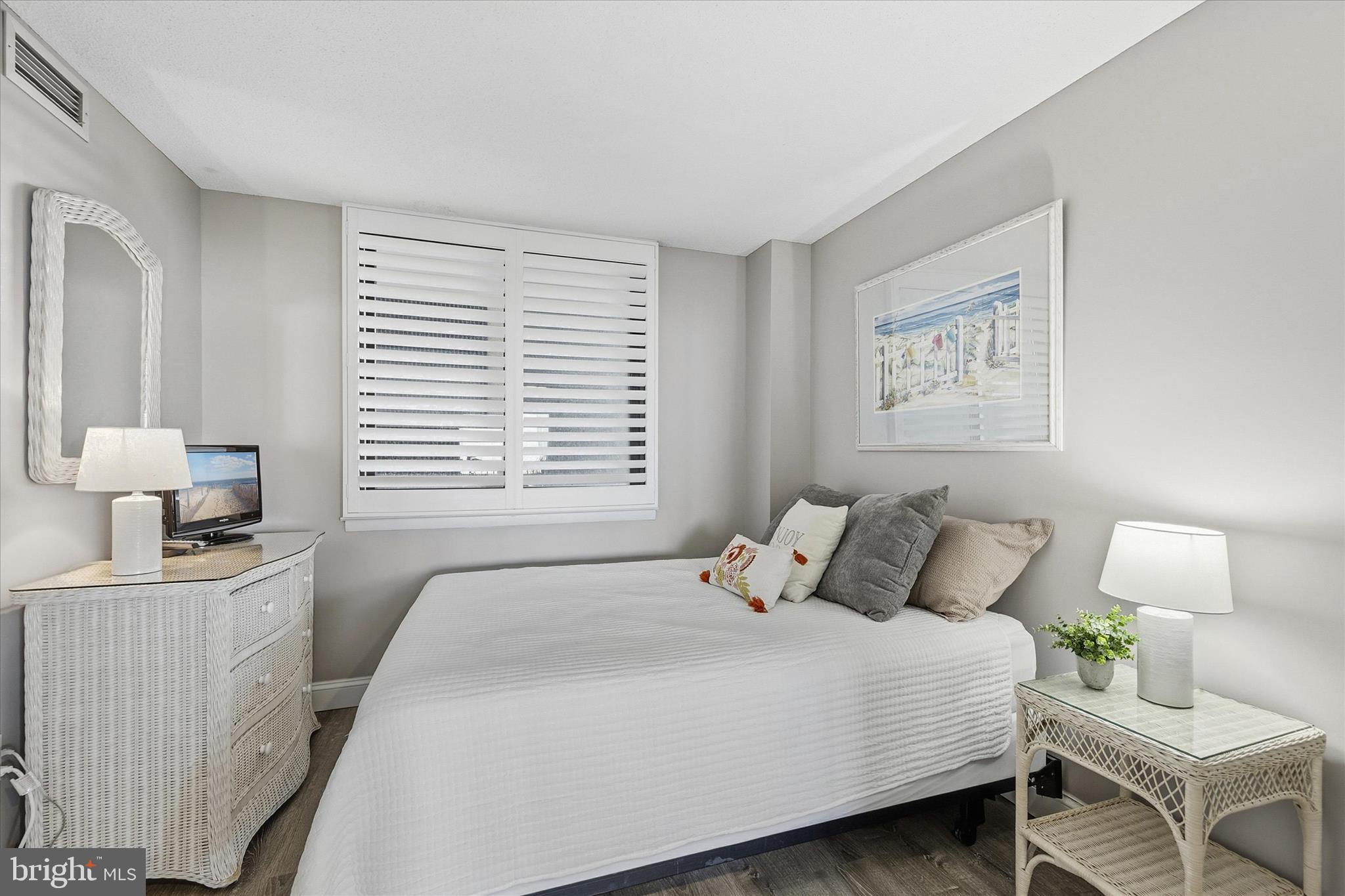 SEA COLONY EAST - Residential