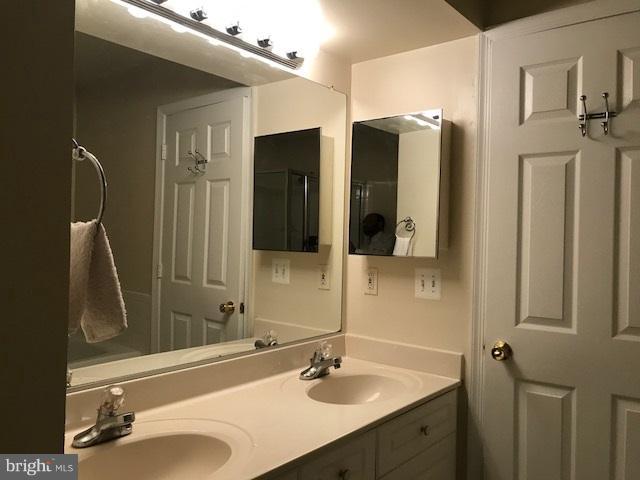 MANORS AT MCNAIR FARMS - Residential Lease