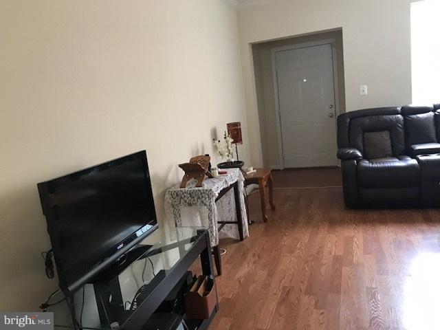 MANORS AT MCNAIR FARMS - Residential Lease