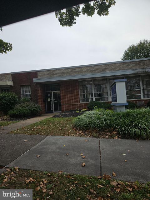 Photo of 616 High St, POTTSTOWN, PA 19464 (MLS # PAMC2156602)