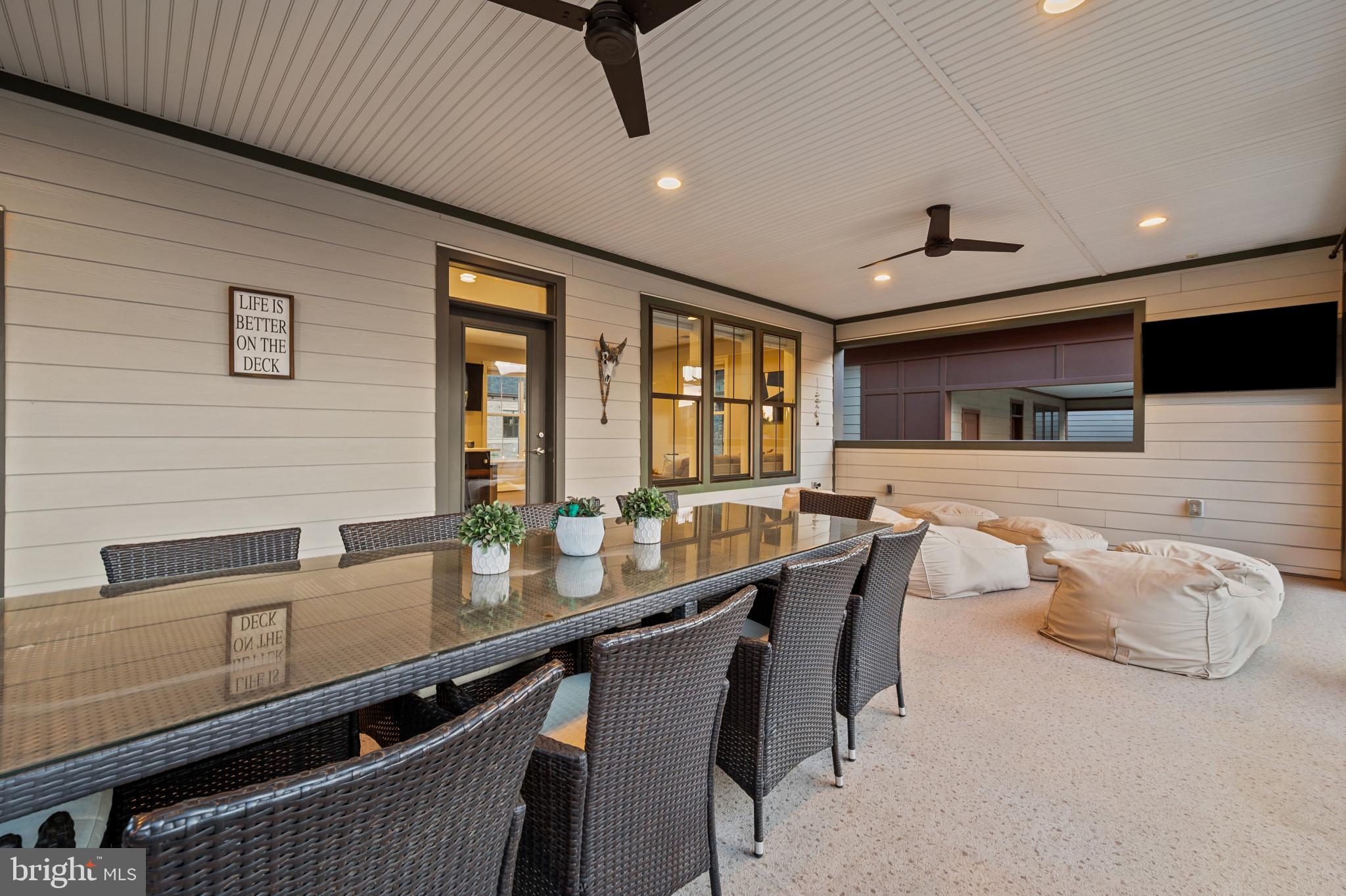 CROWN FARM - Residential