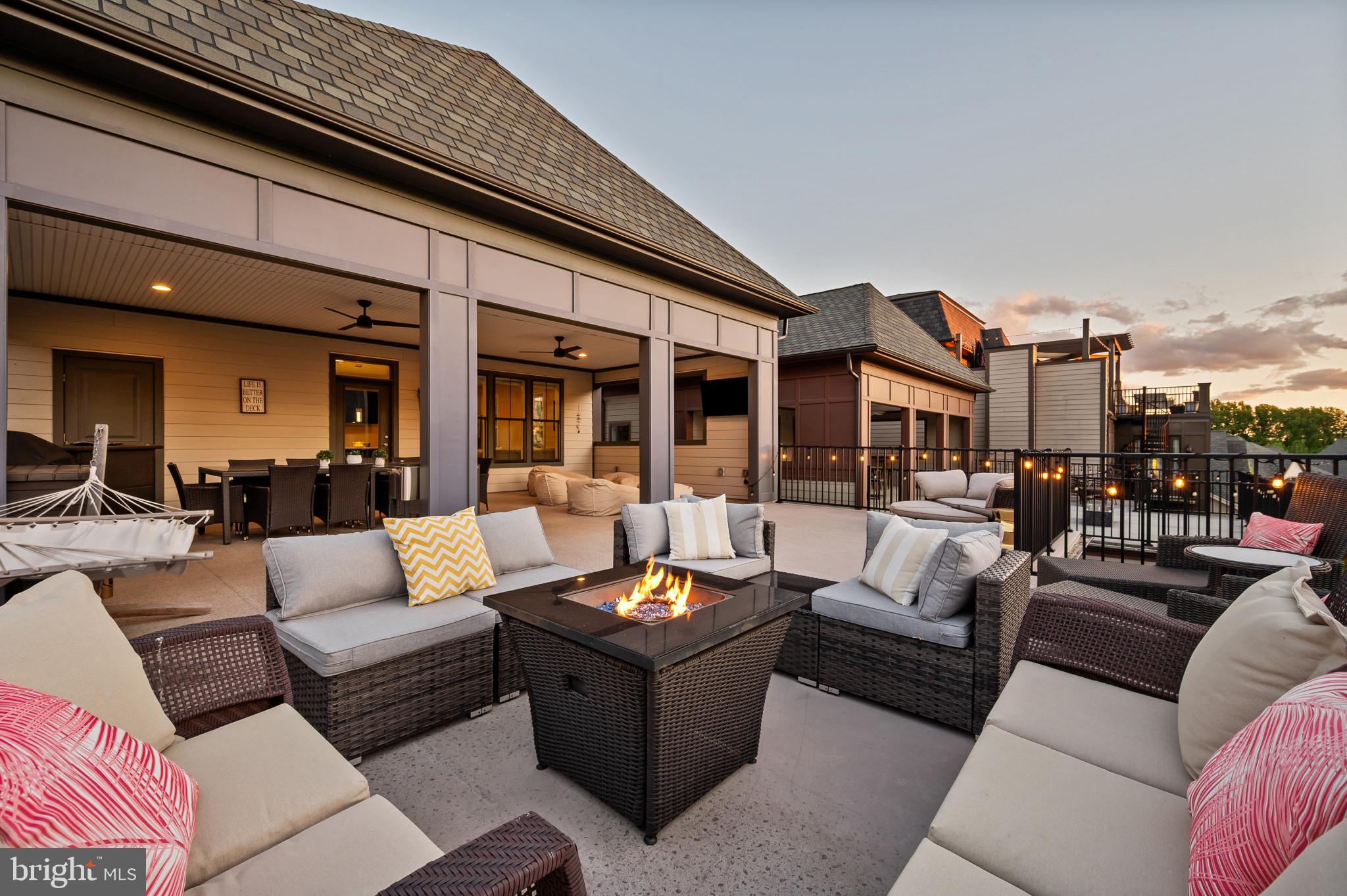 CROWN FARM - Residential