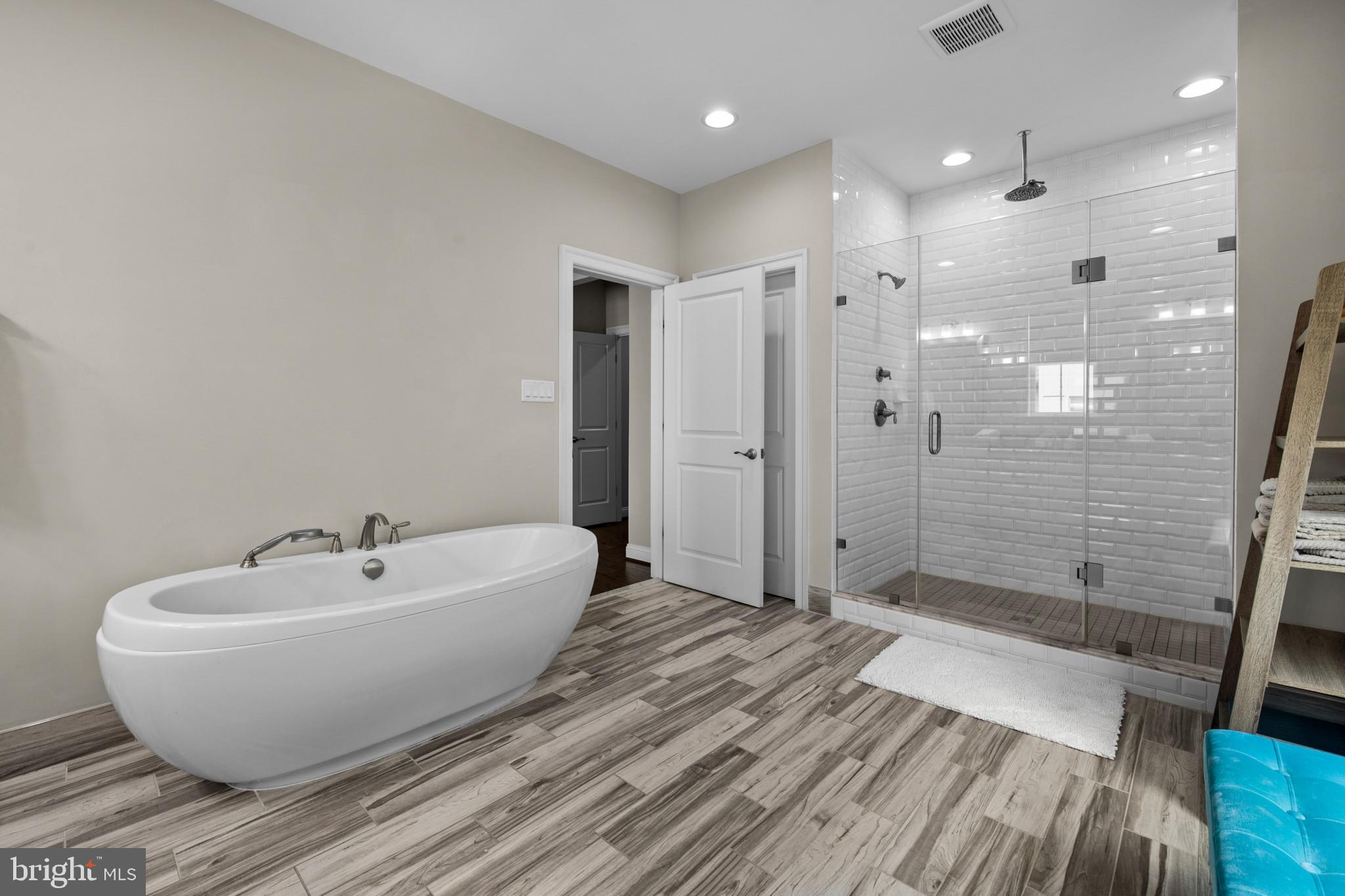 CROWN FARM - Residential