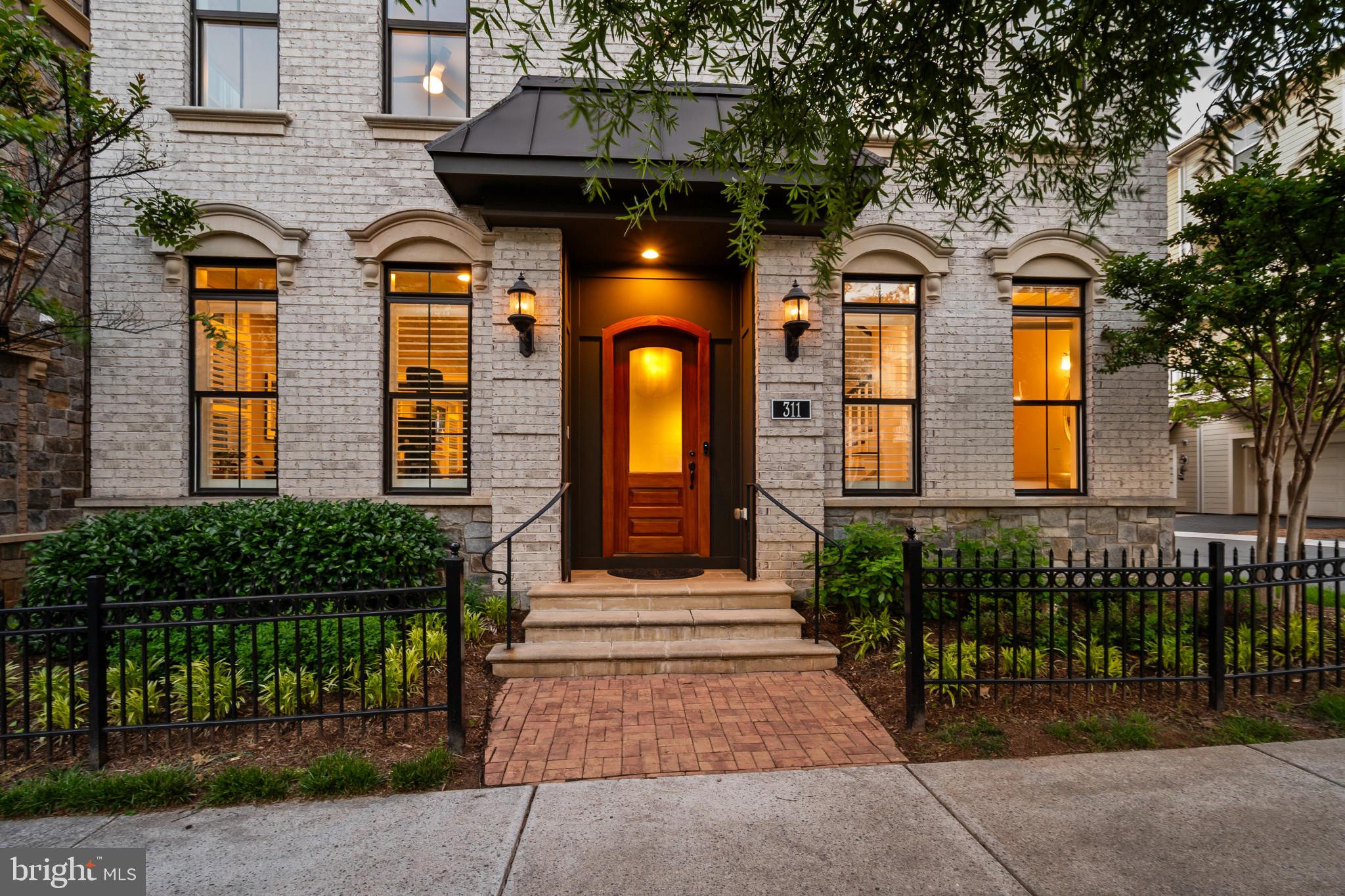 CROWN FARM - Residential