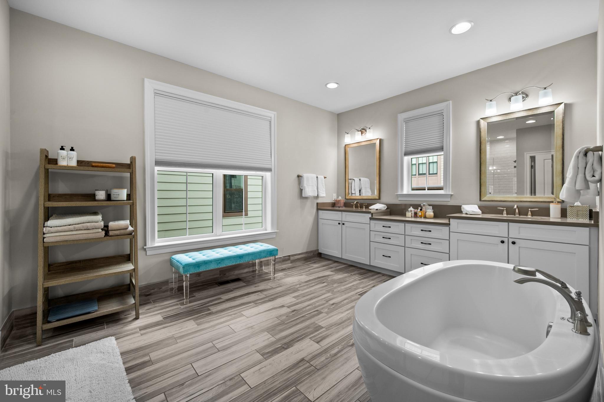 CROWN FARM - Residential