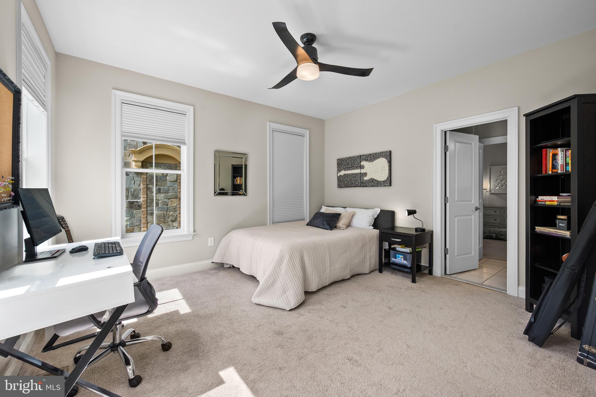 CROWN FARM - Residential