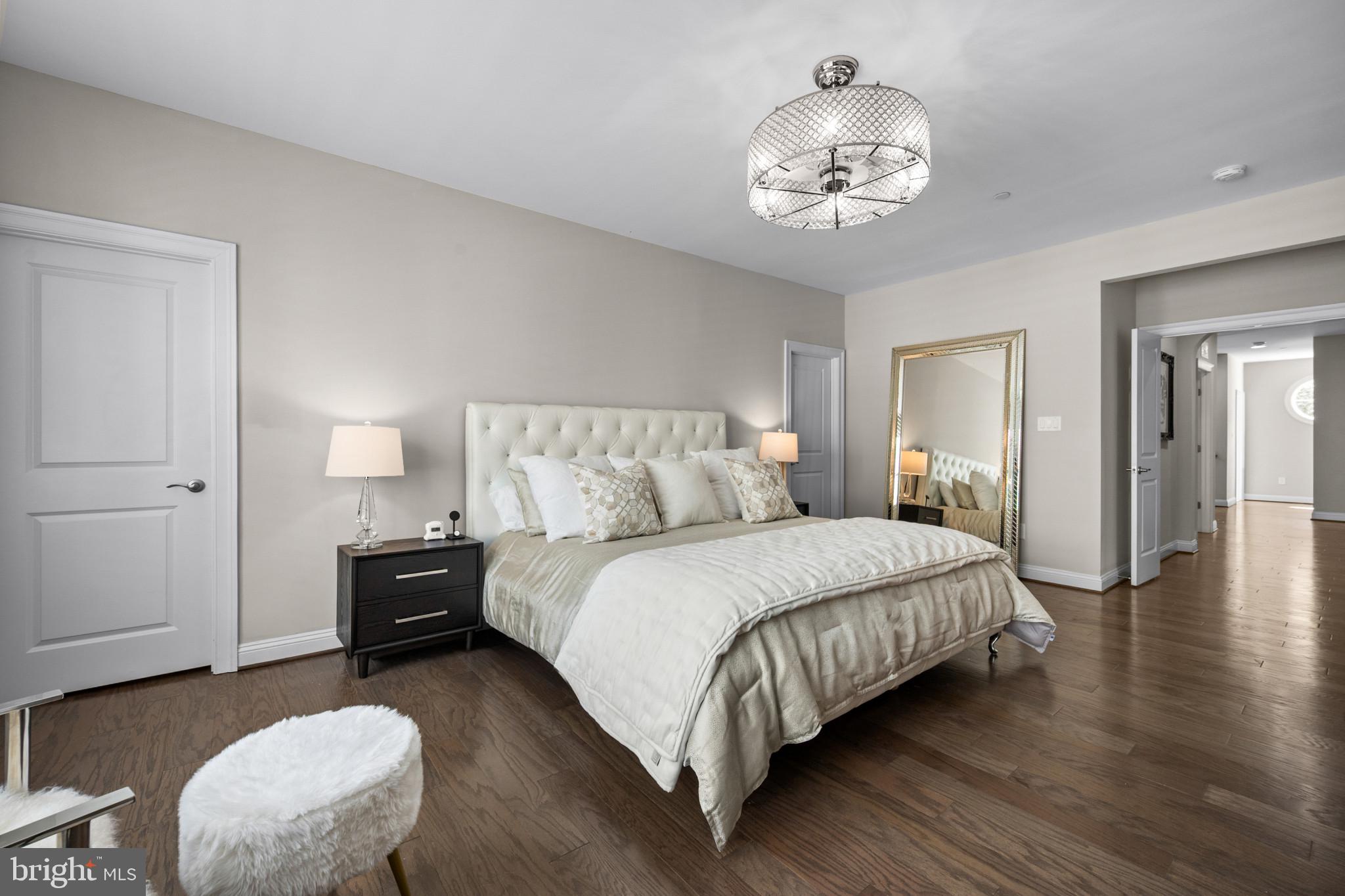 CROWN FARM - Residential