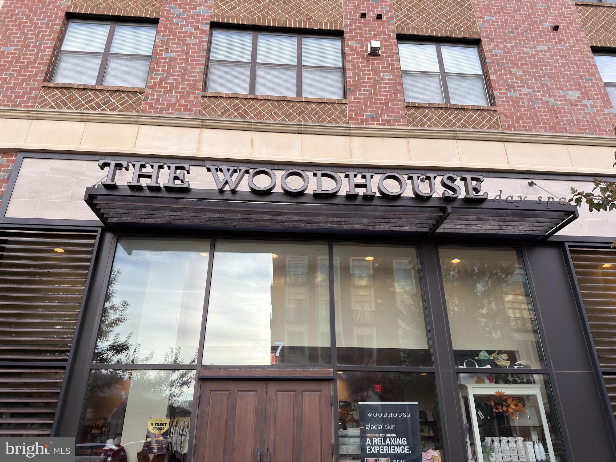 CROWN FARM - Residential