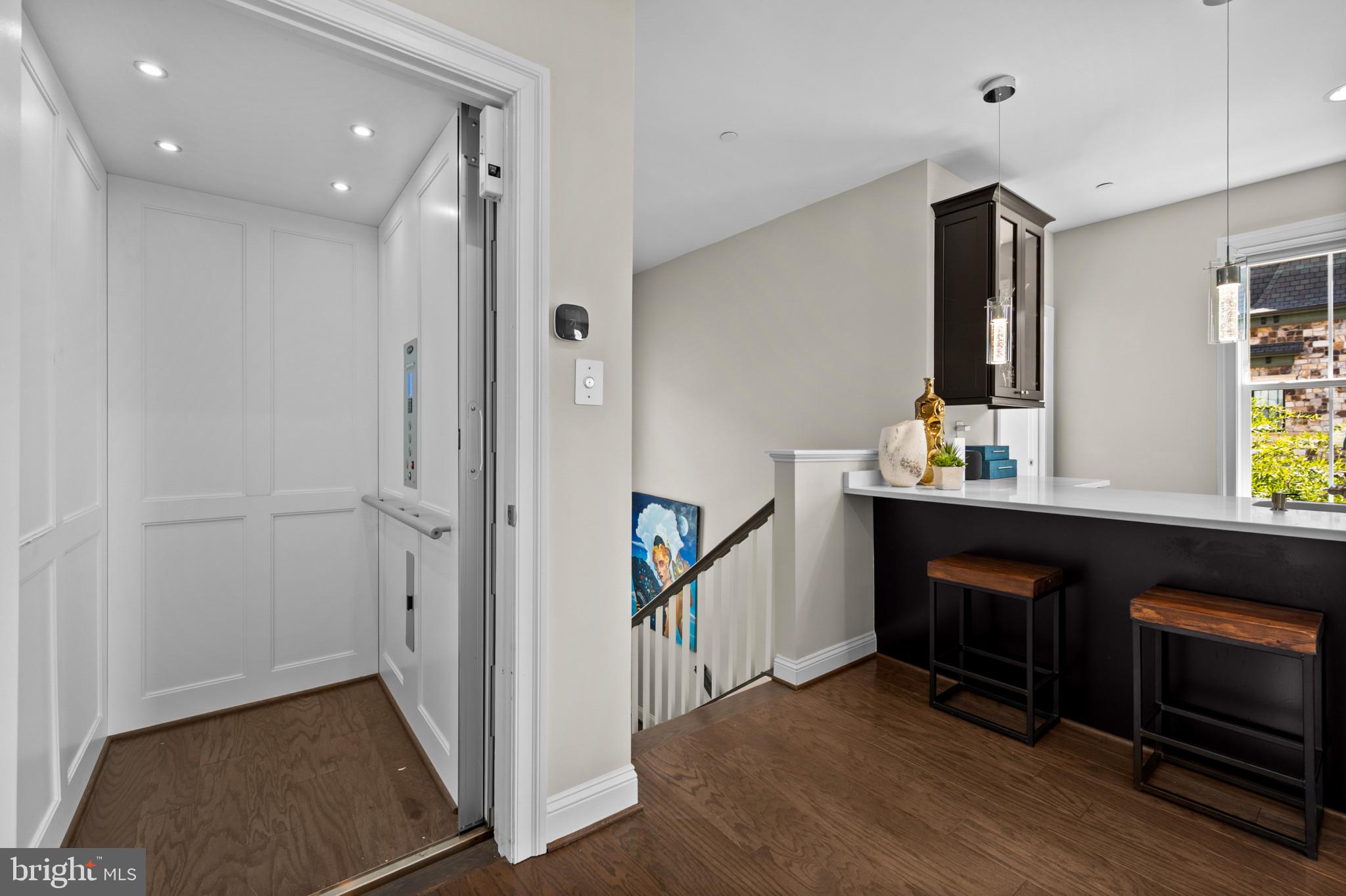 CROWN FARM - Residential