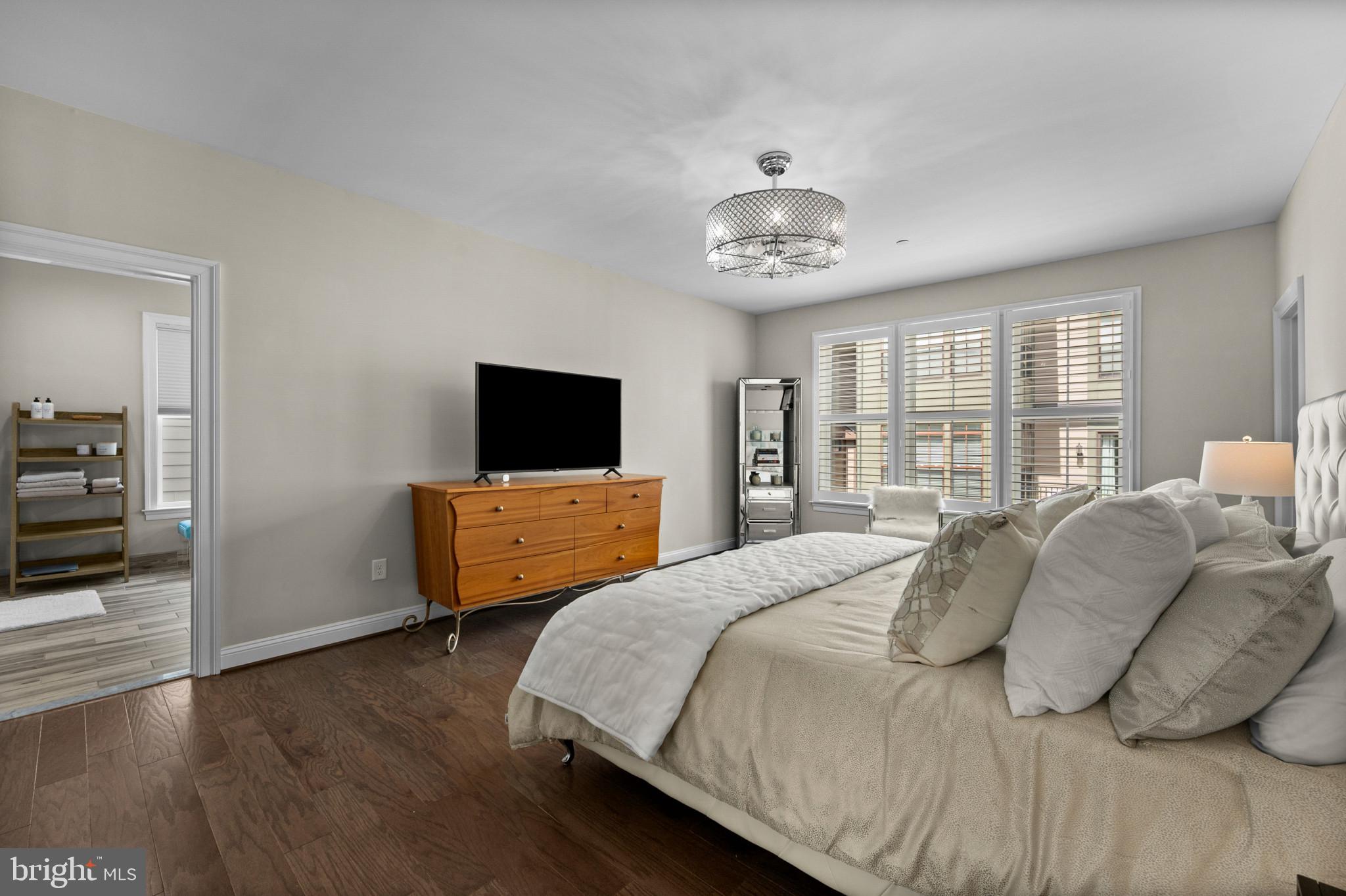 CROWN FARM - Residential