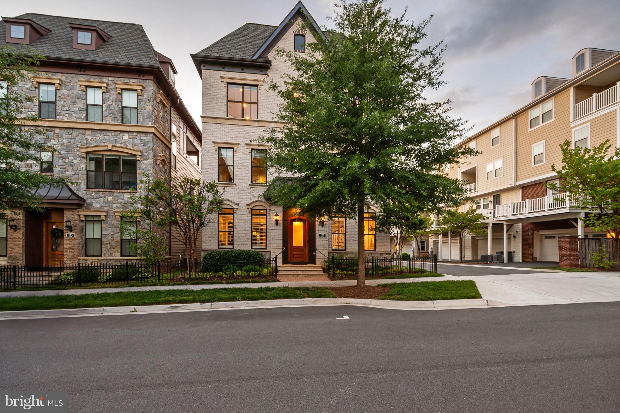 CROWN FARM - Residential