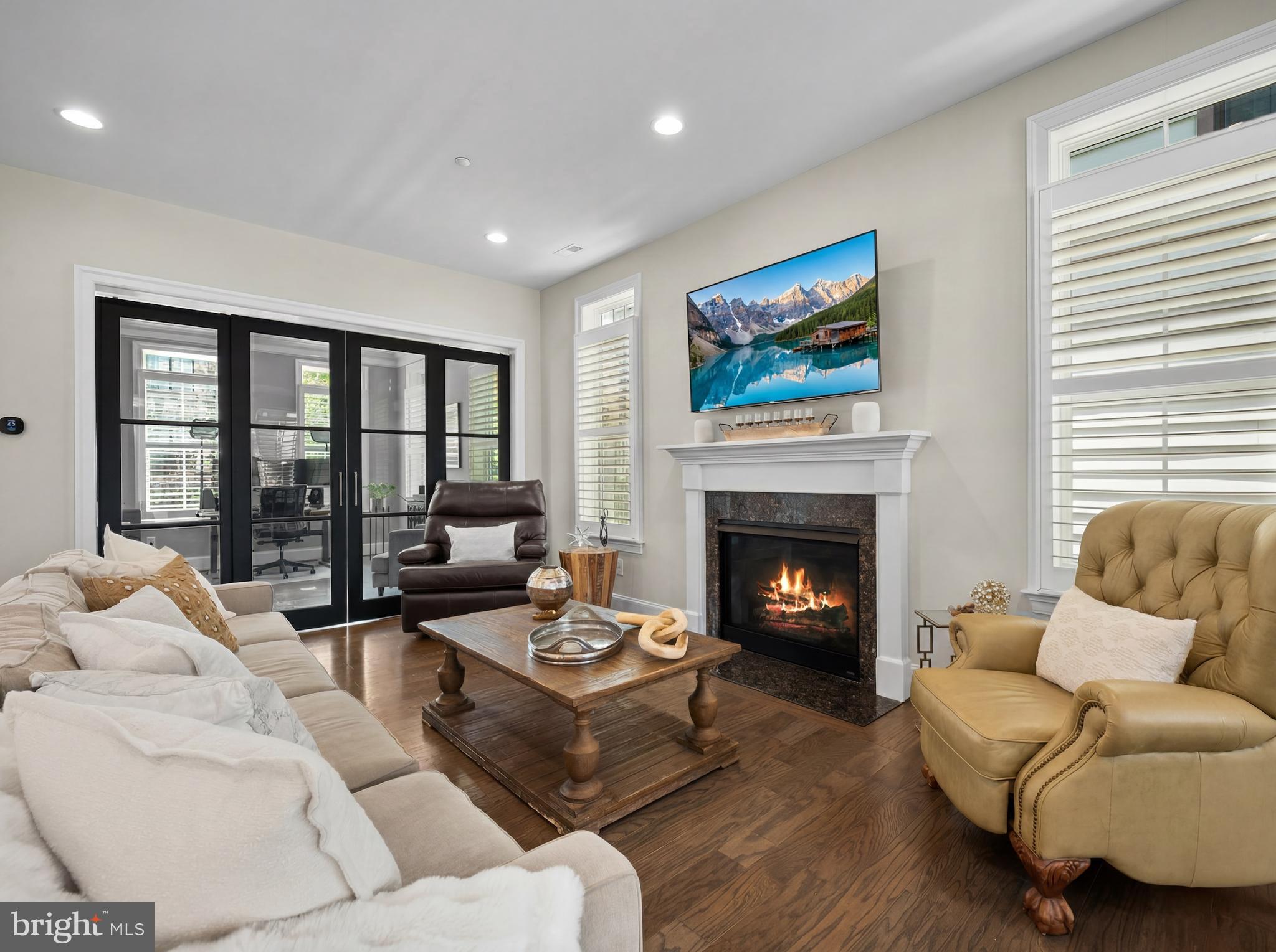CROWN FARM - Residential