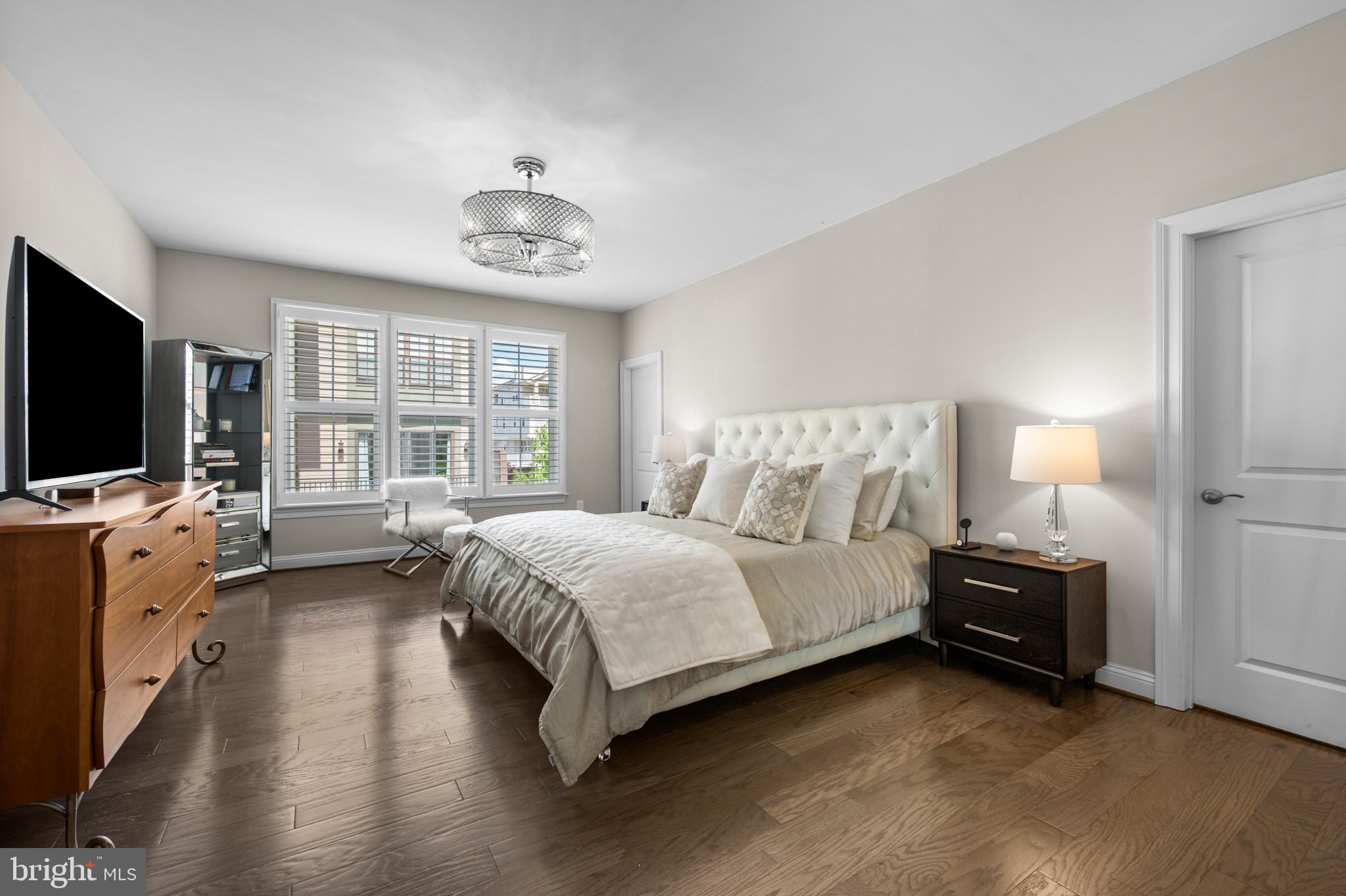 CROWN FARM - Residential