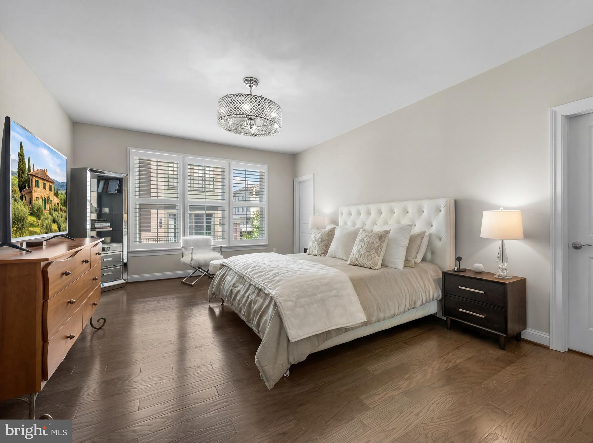CROWN FARM - Residential