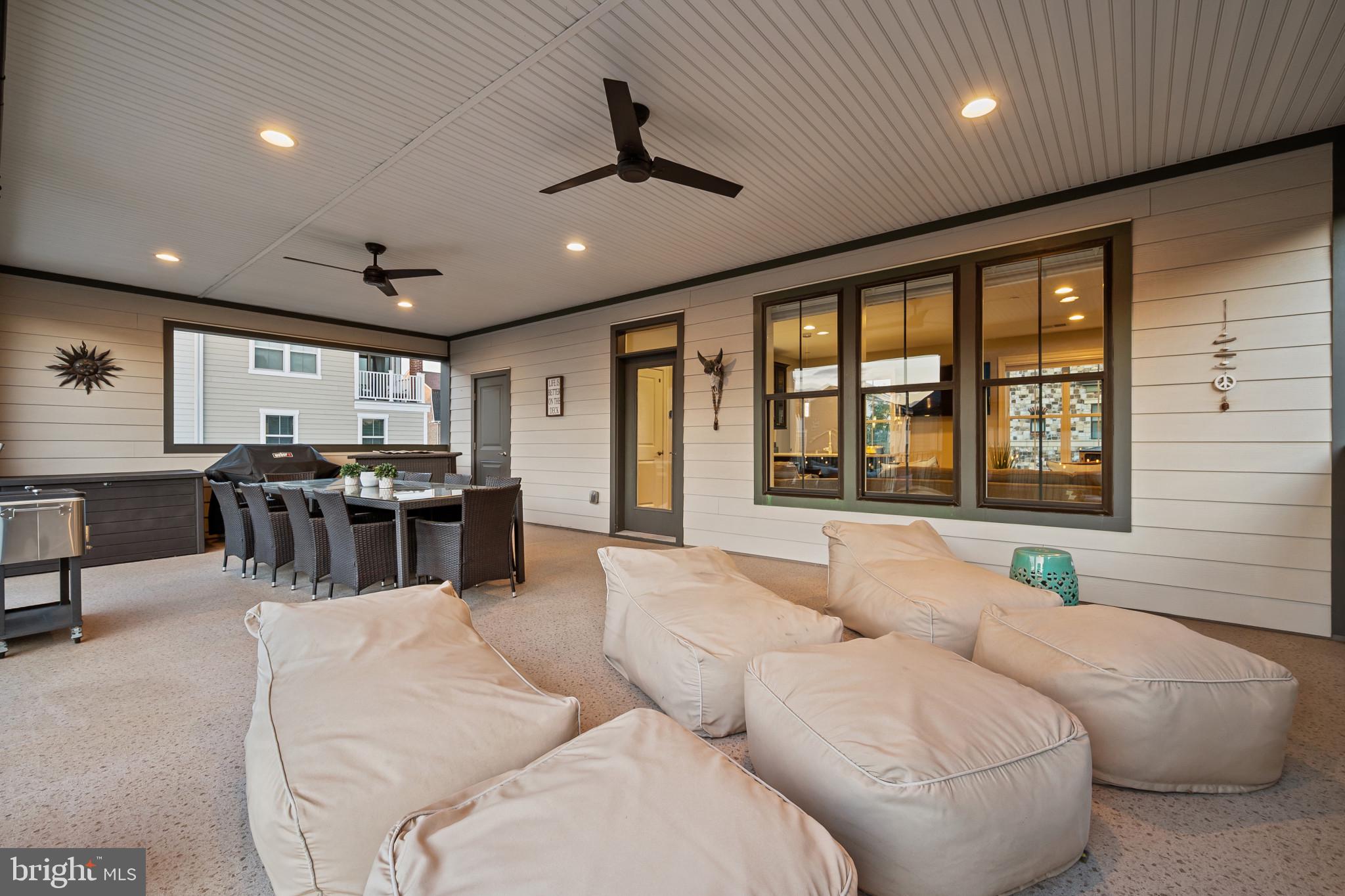 CROWN FARM - Residential