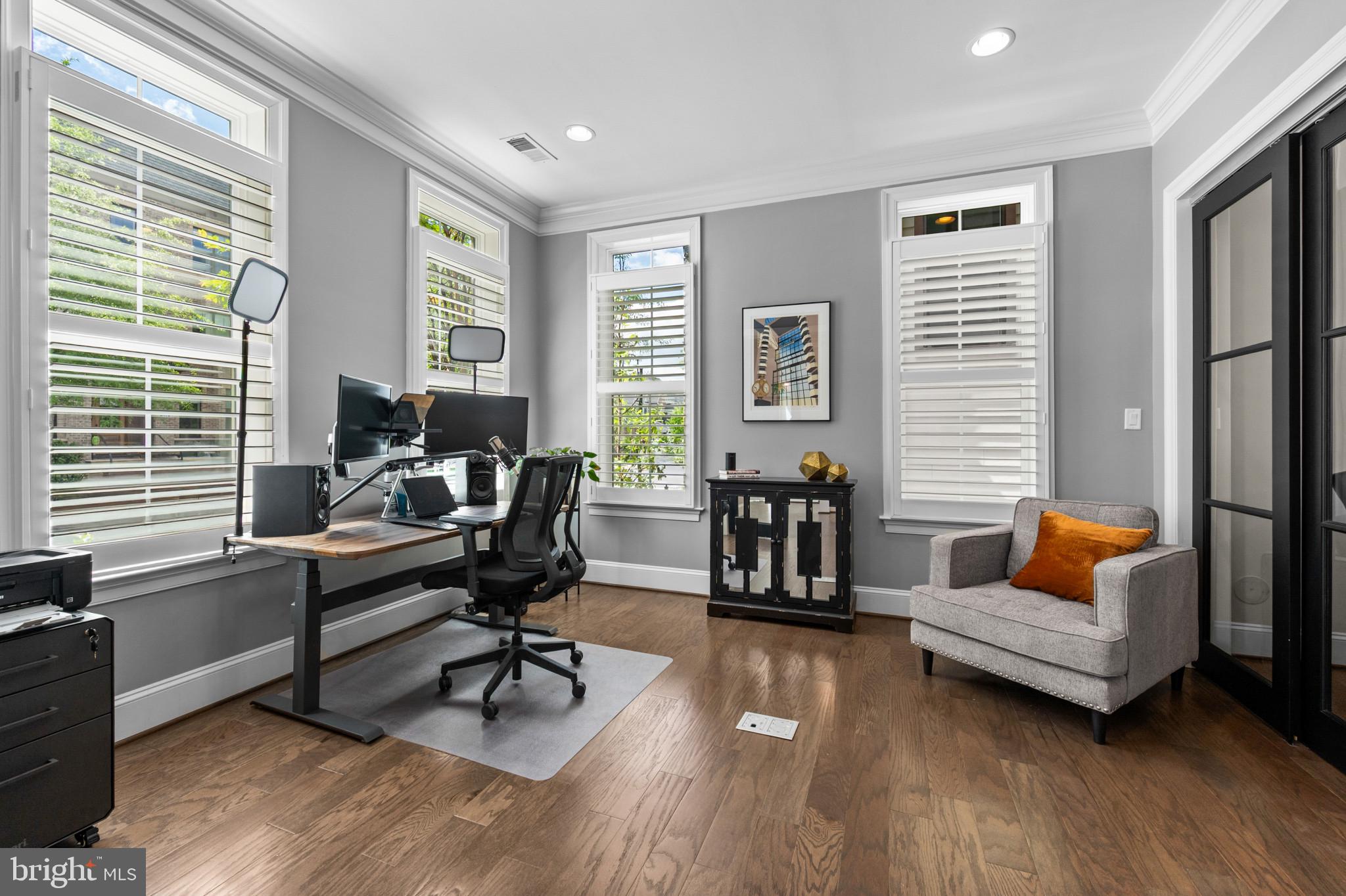 CROWN FARM - Residential