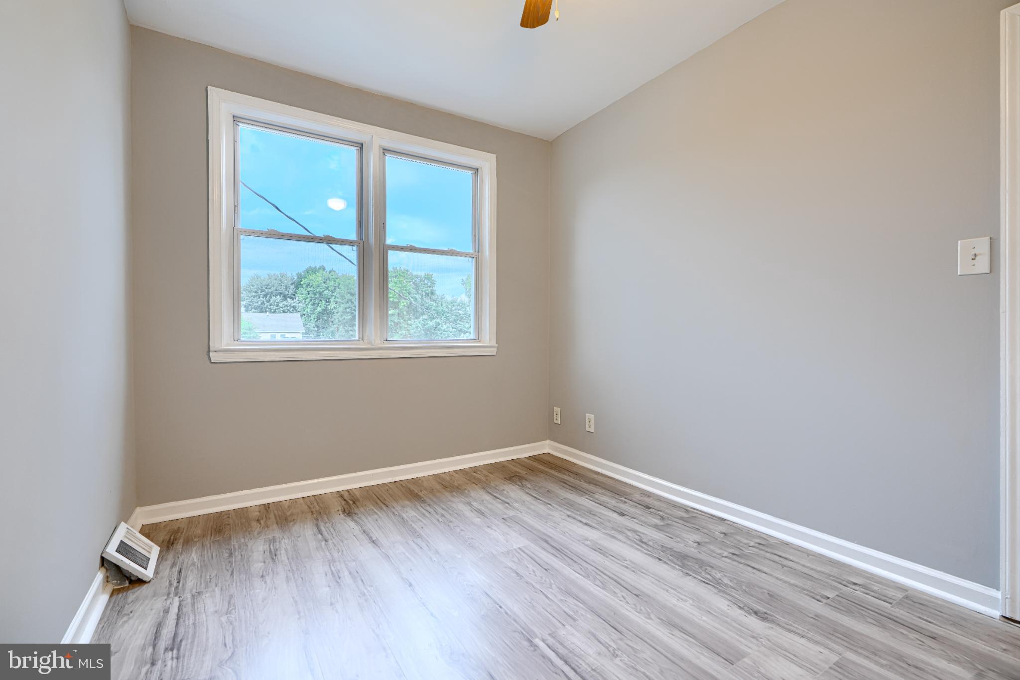 ESSEX - Residential Lease