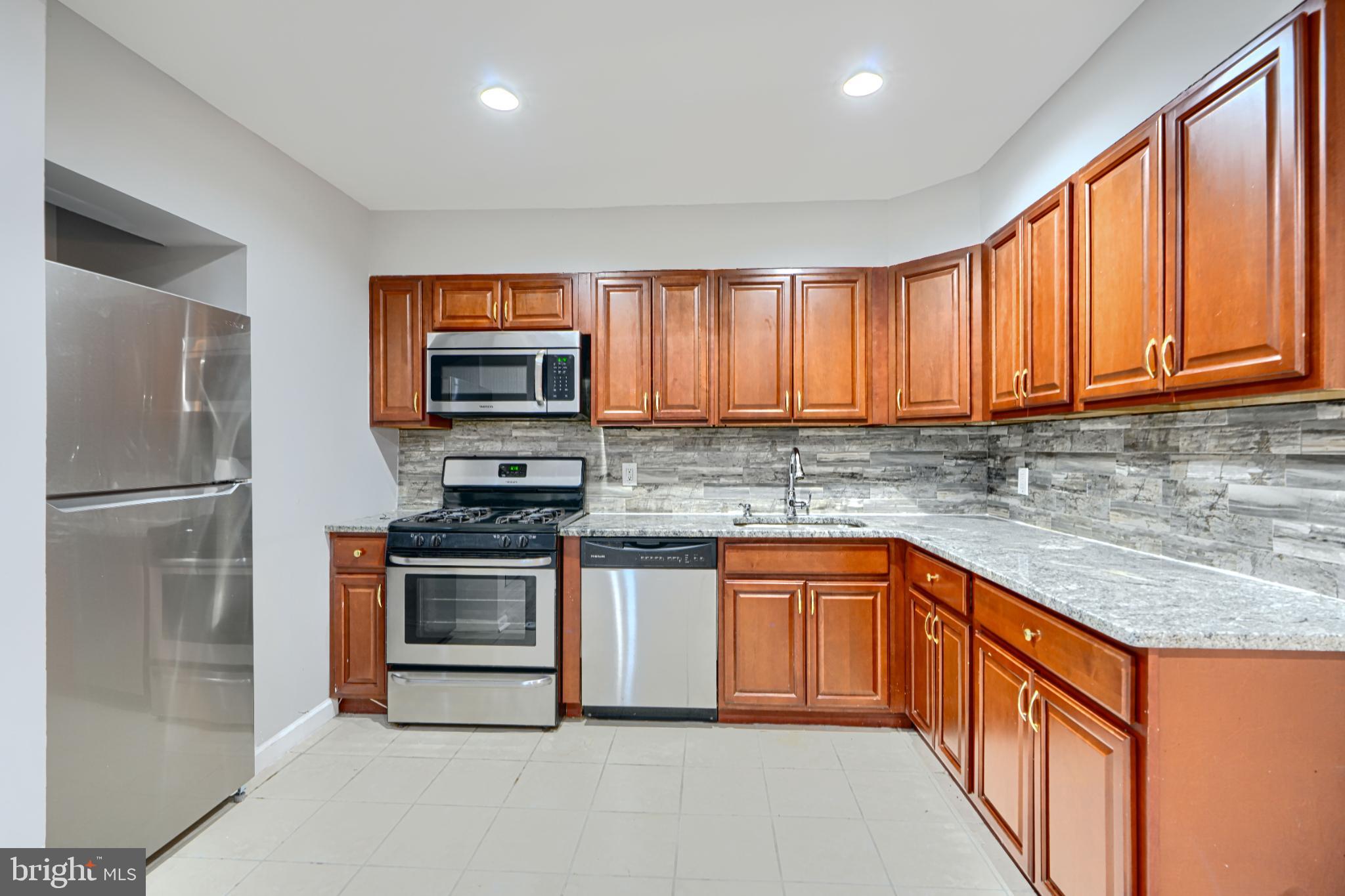 ESSEX - Residential Lease