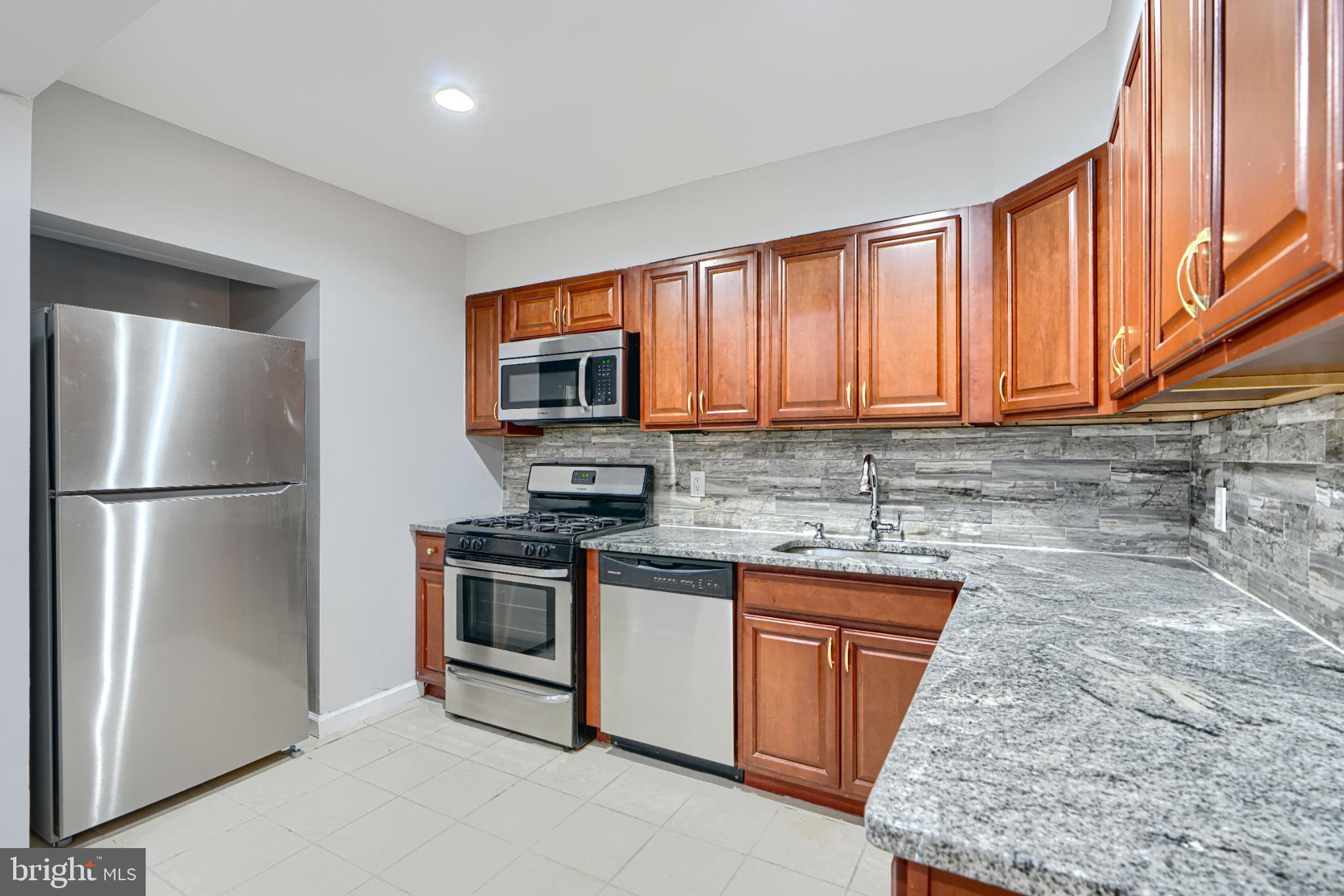 ESSEX - Residential Lease