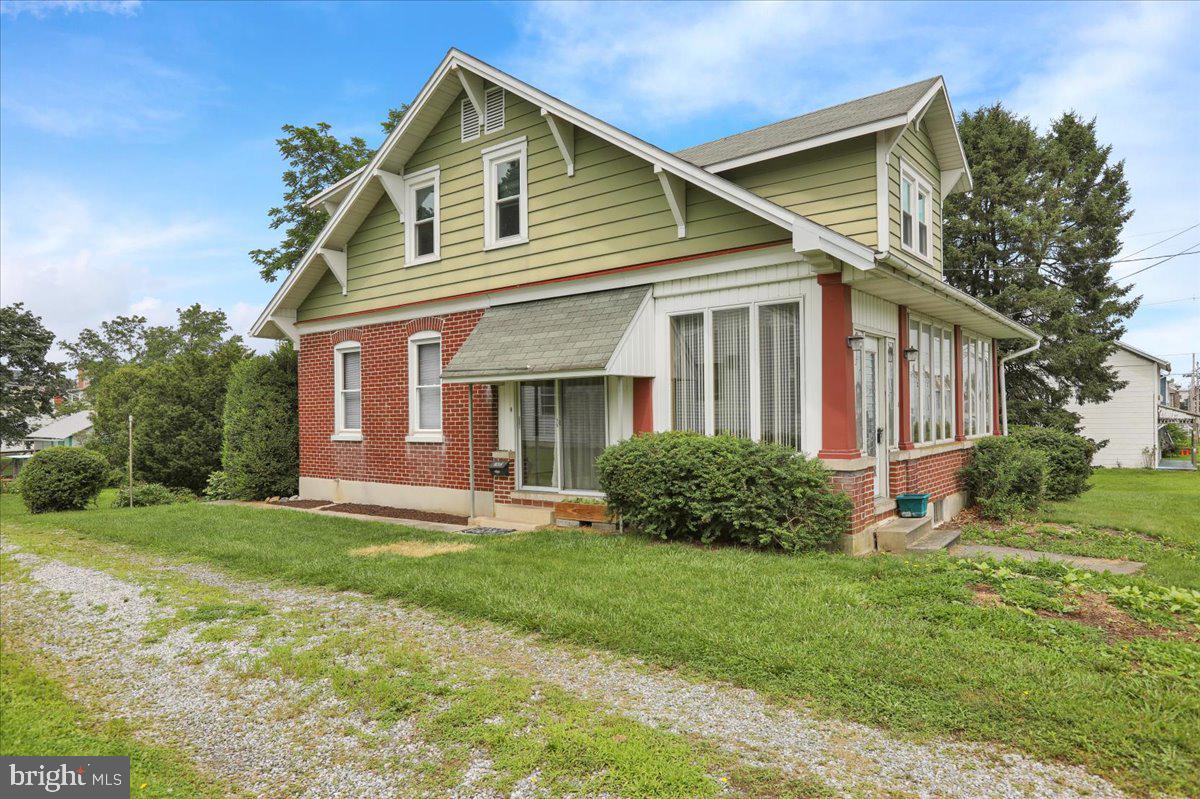 105 MAIN ST
