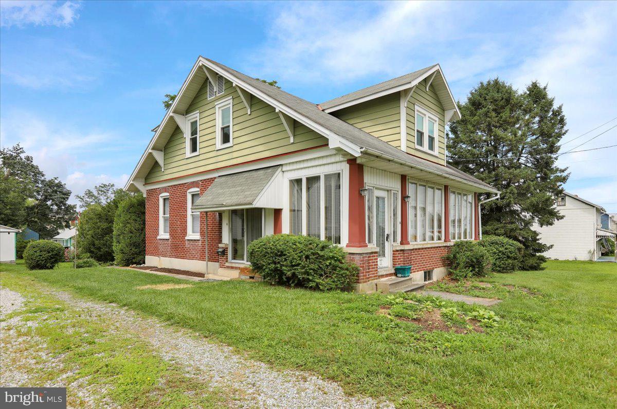 105 MAIN ST