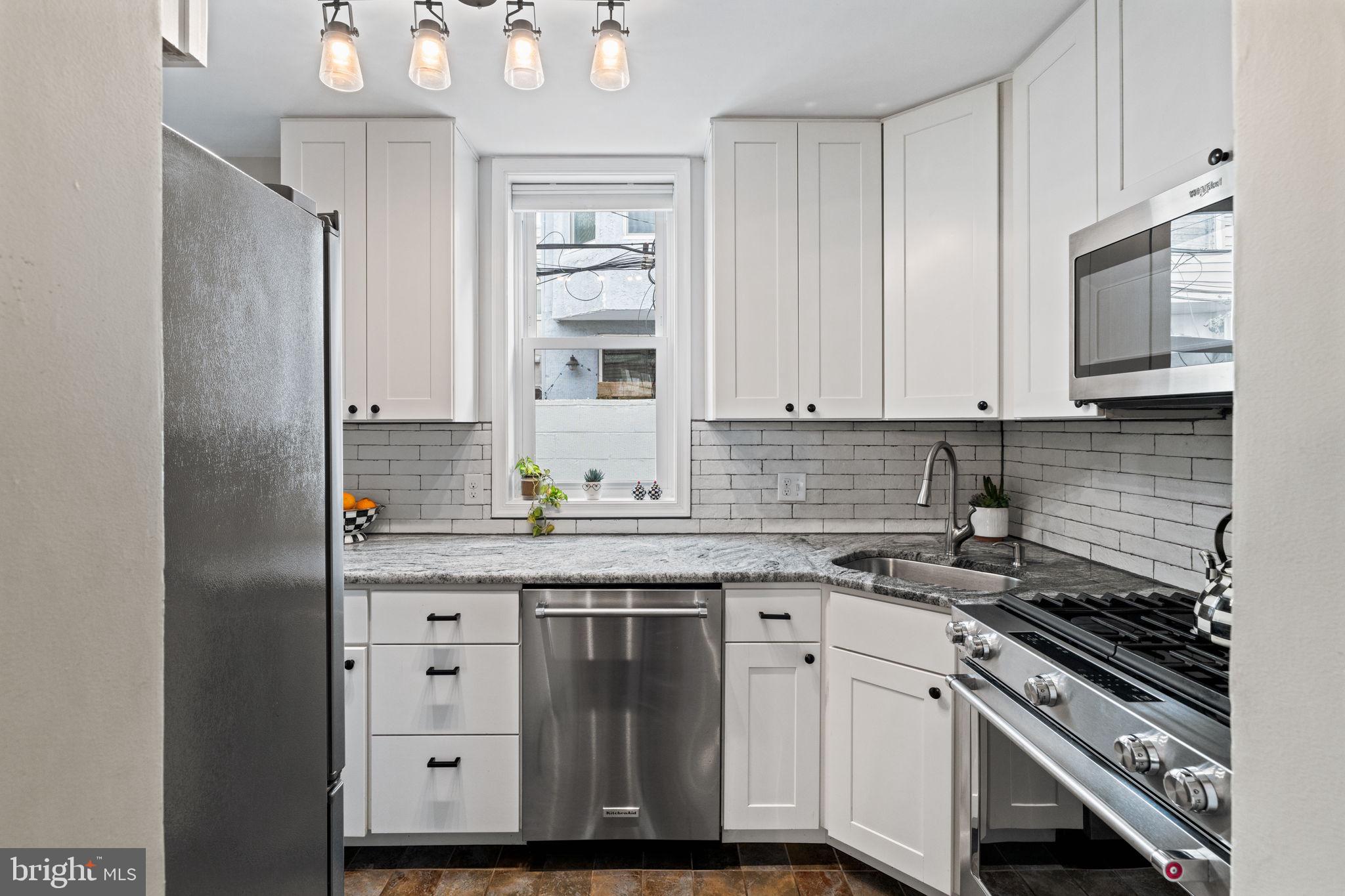 FAIRMOUNT - Residential