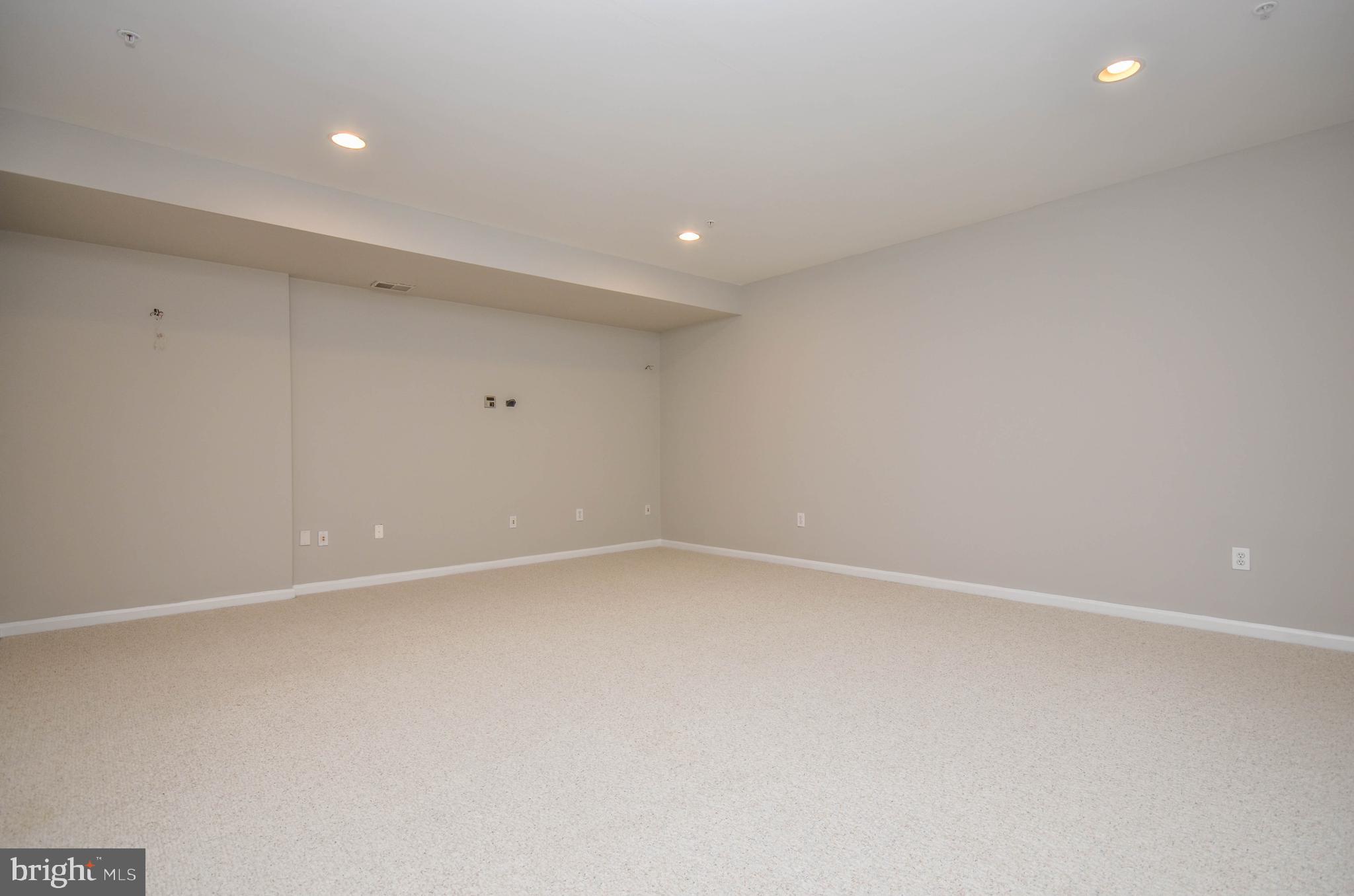 KING FARM BAILEYS COMMON - Residential Lease